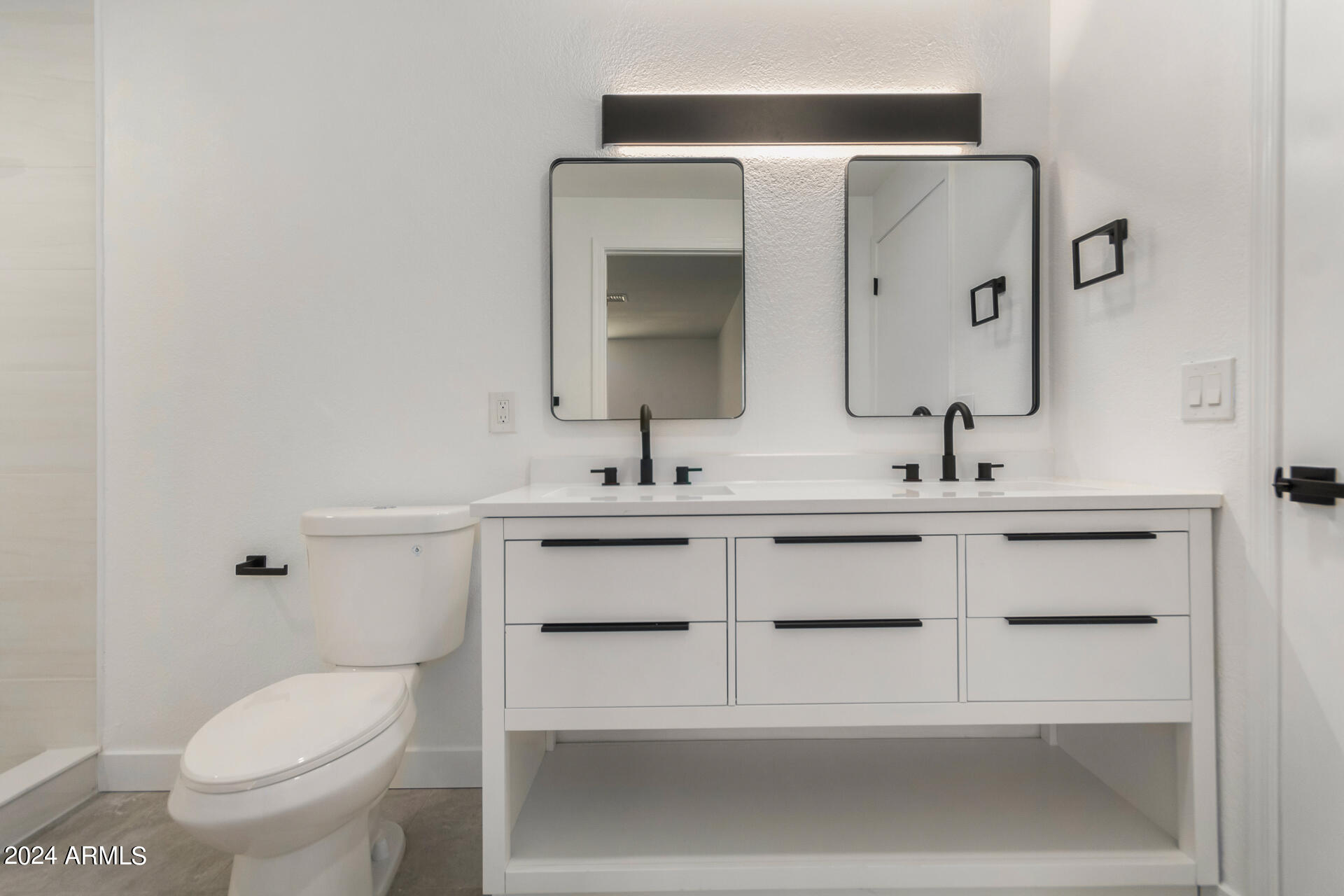 7102 W WINDROSE Drive