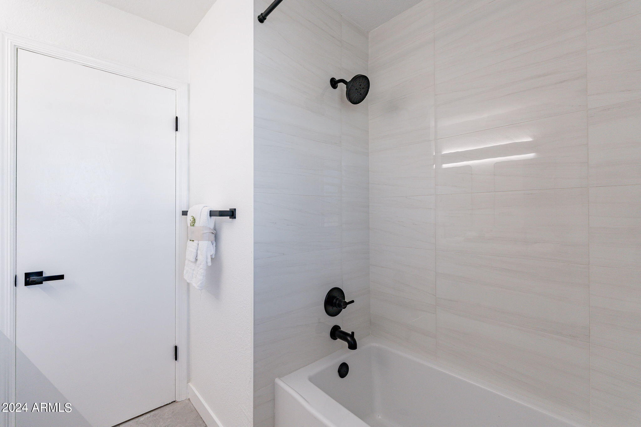 7102 W WINDROSE Drive