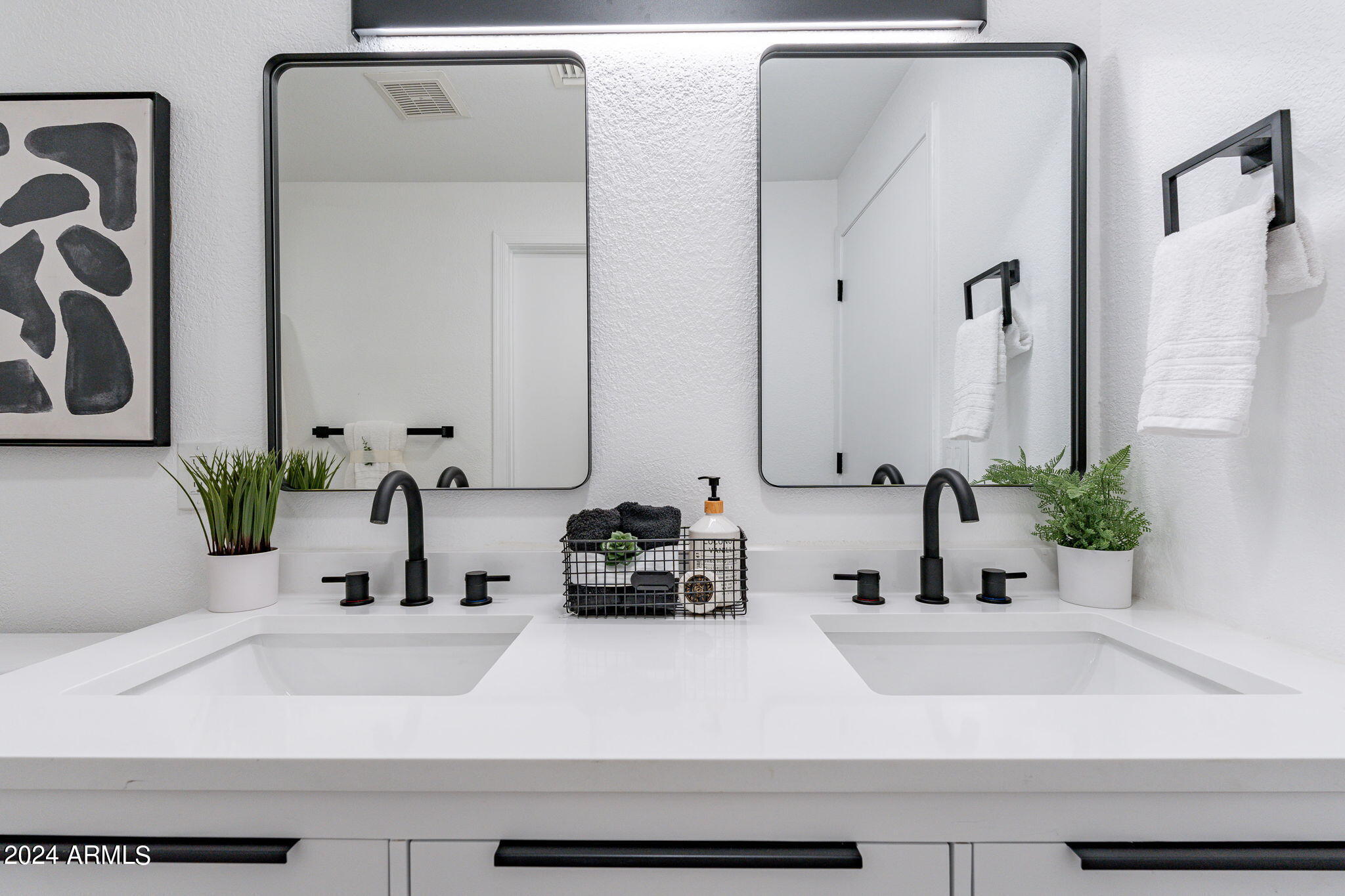 7102 W WINDROSE Drive