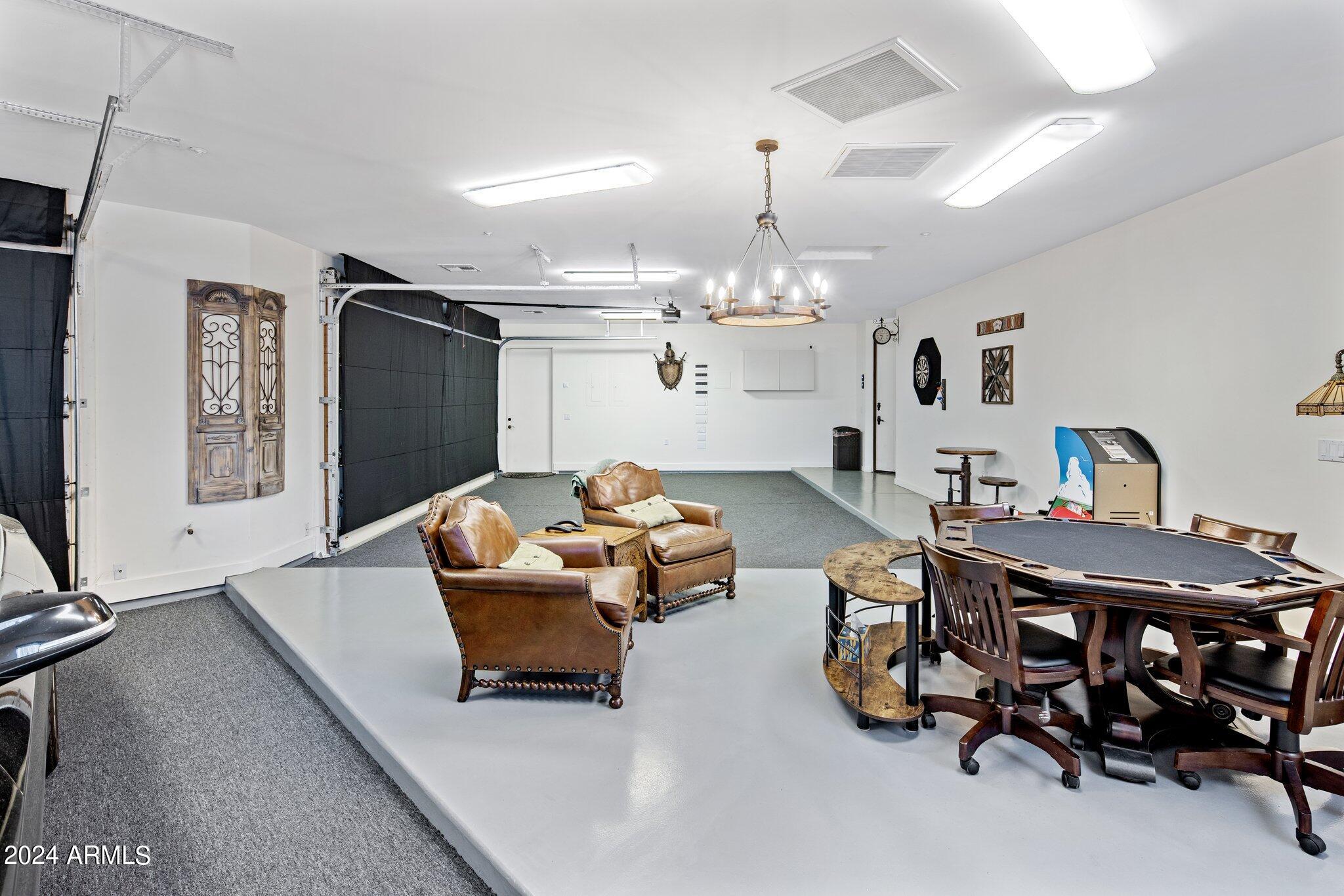 4987 E MOCKINGBIRD Lane