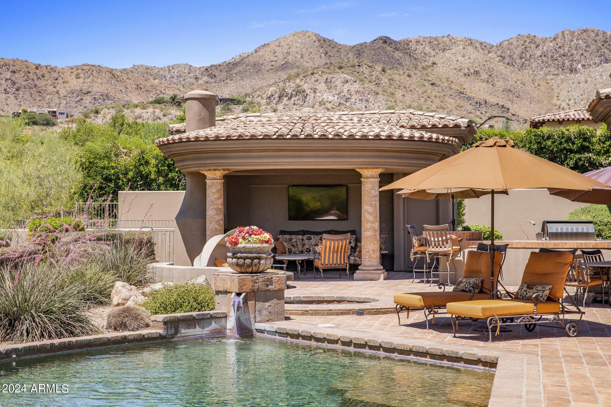4987 E MOCKINGBIRD Lane