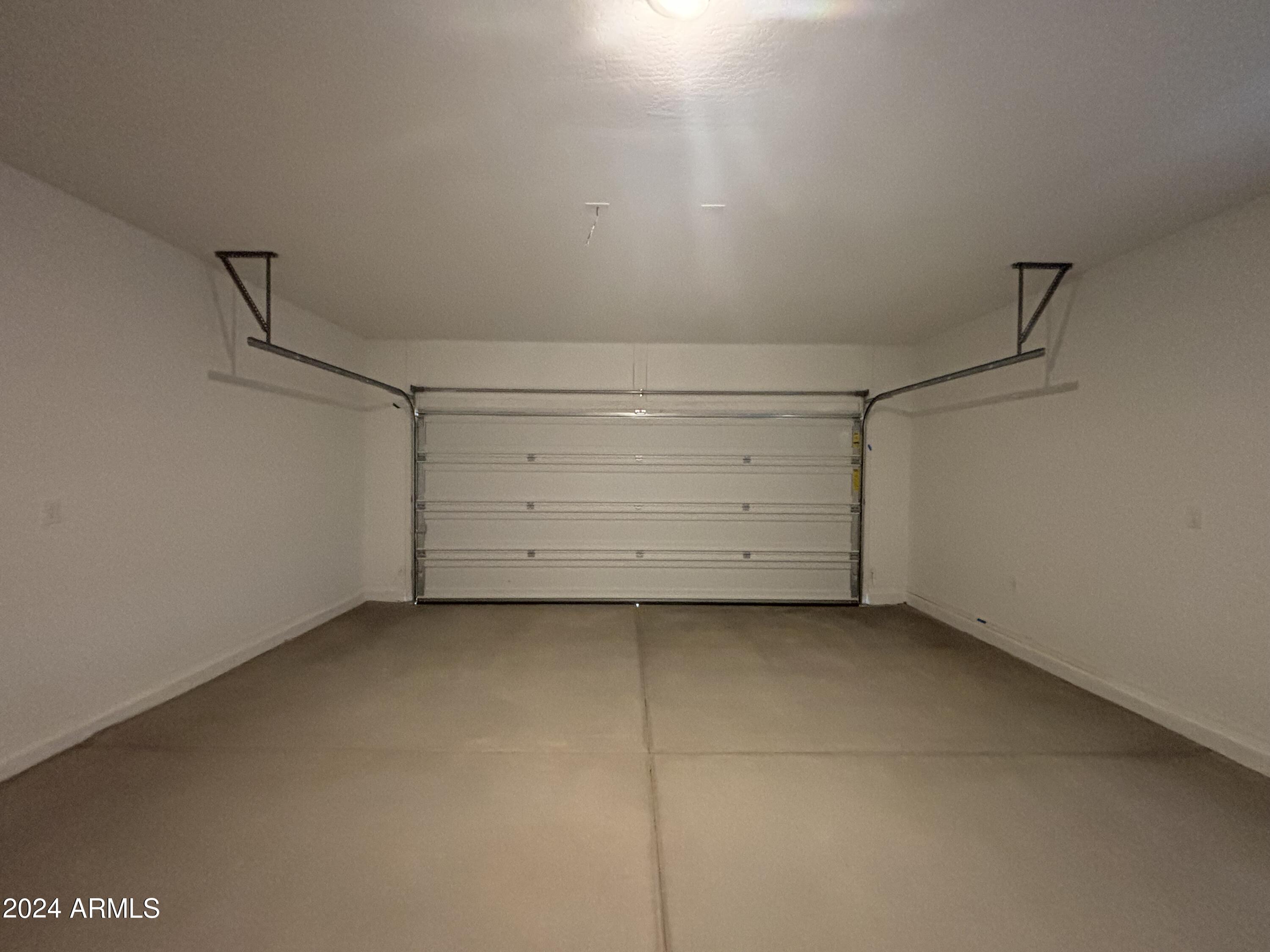 47528 W KENNER Drive