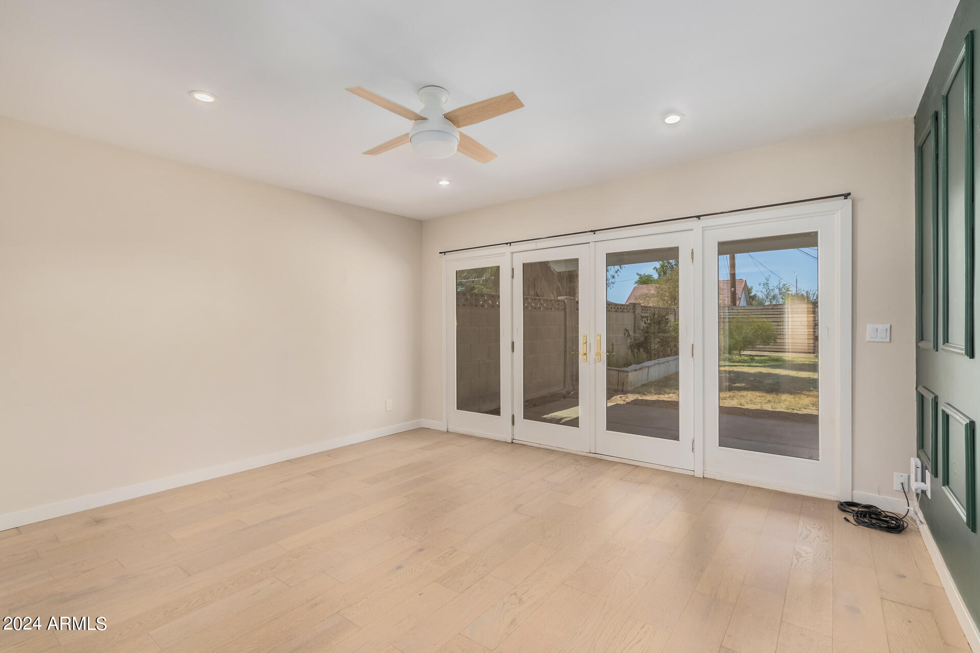 2028 W MEDLOCK Drive