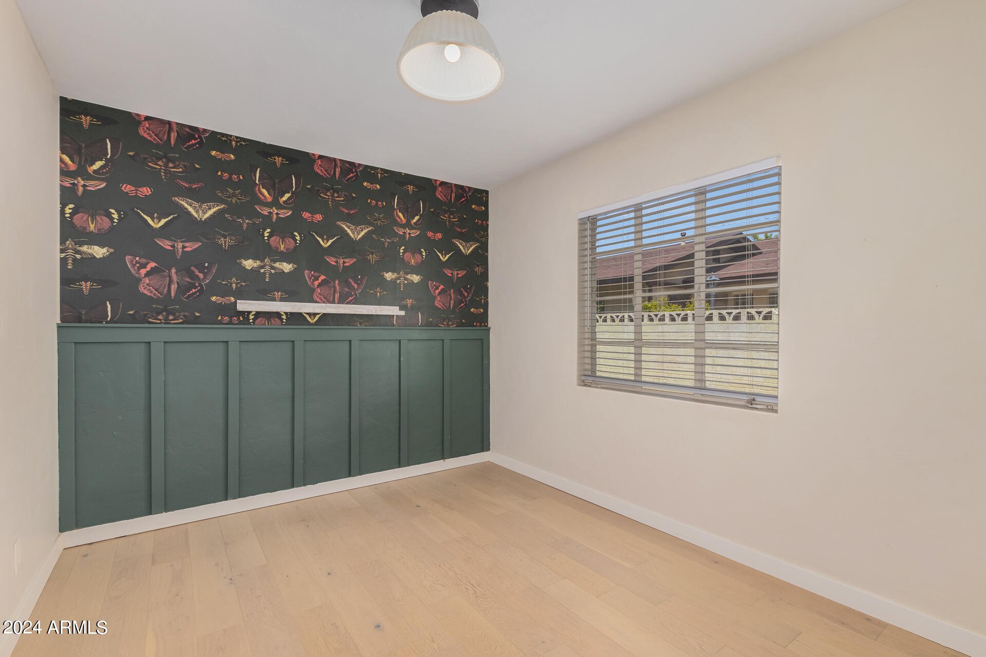 2028 W MEDLOCK Drive