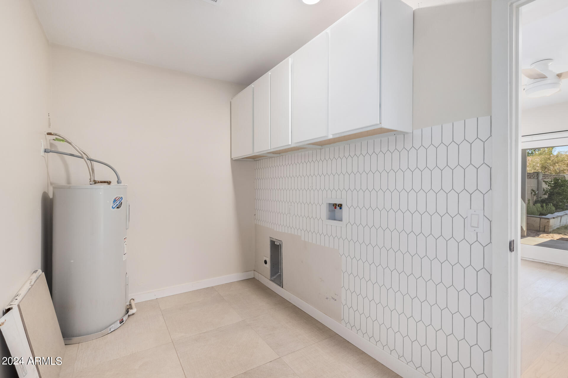 2028 W MEDLOCK Drive