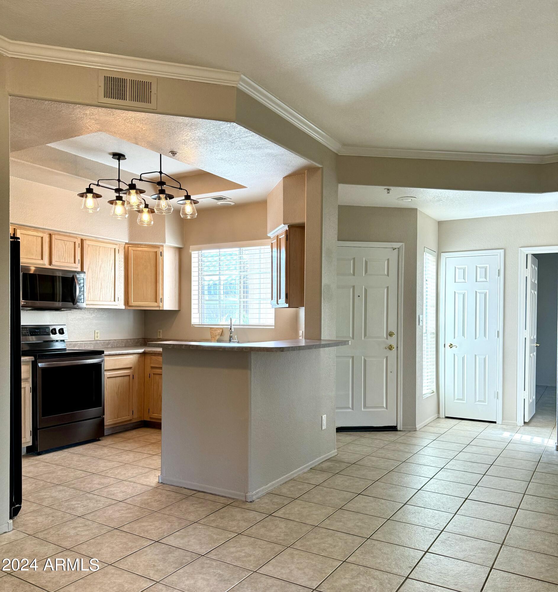 10101 N ARABIAN Trail # 1040