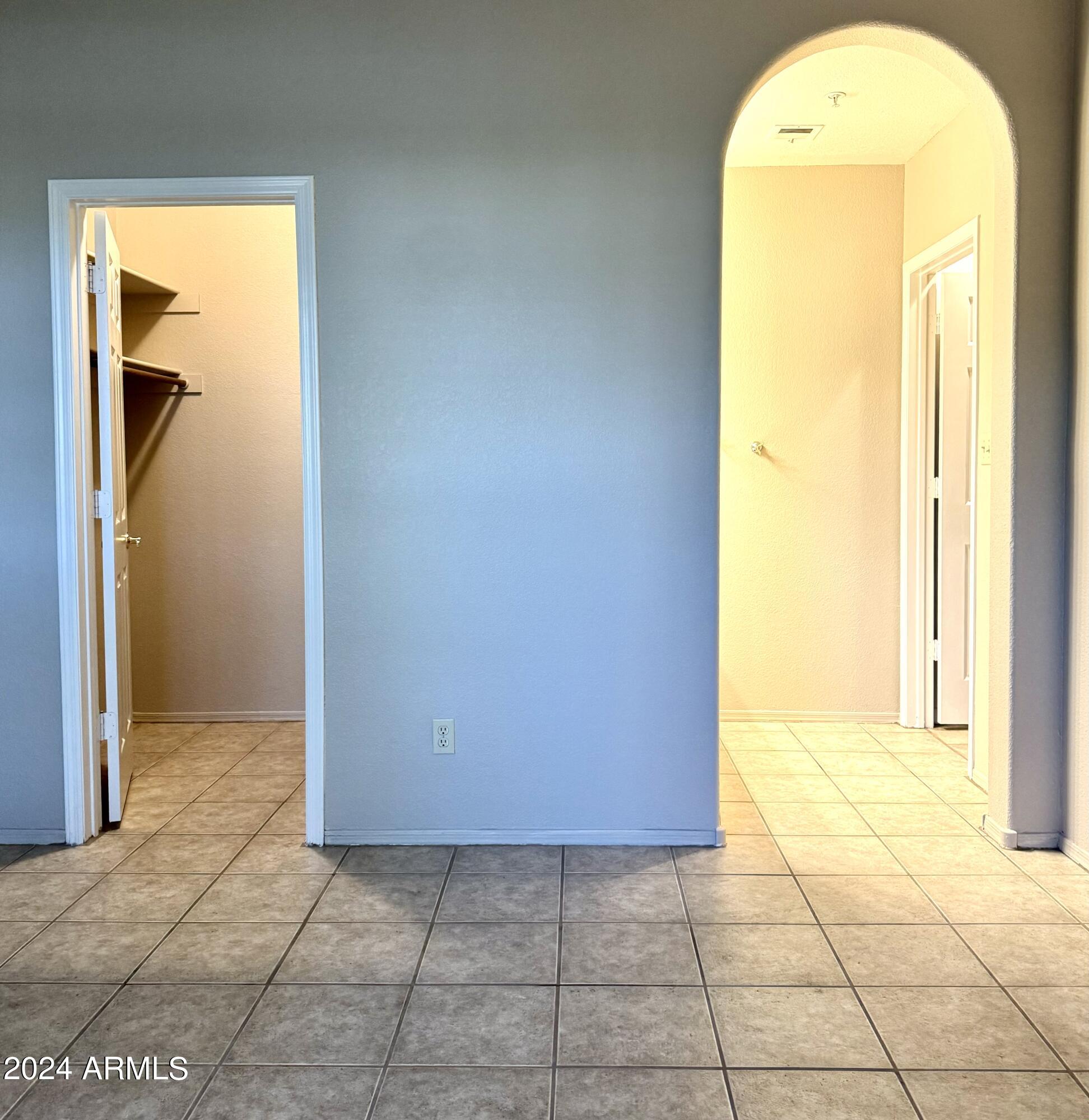 10101 N ARABIAN Trail # 1040