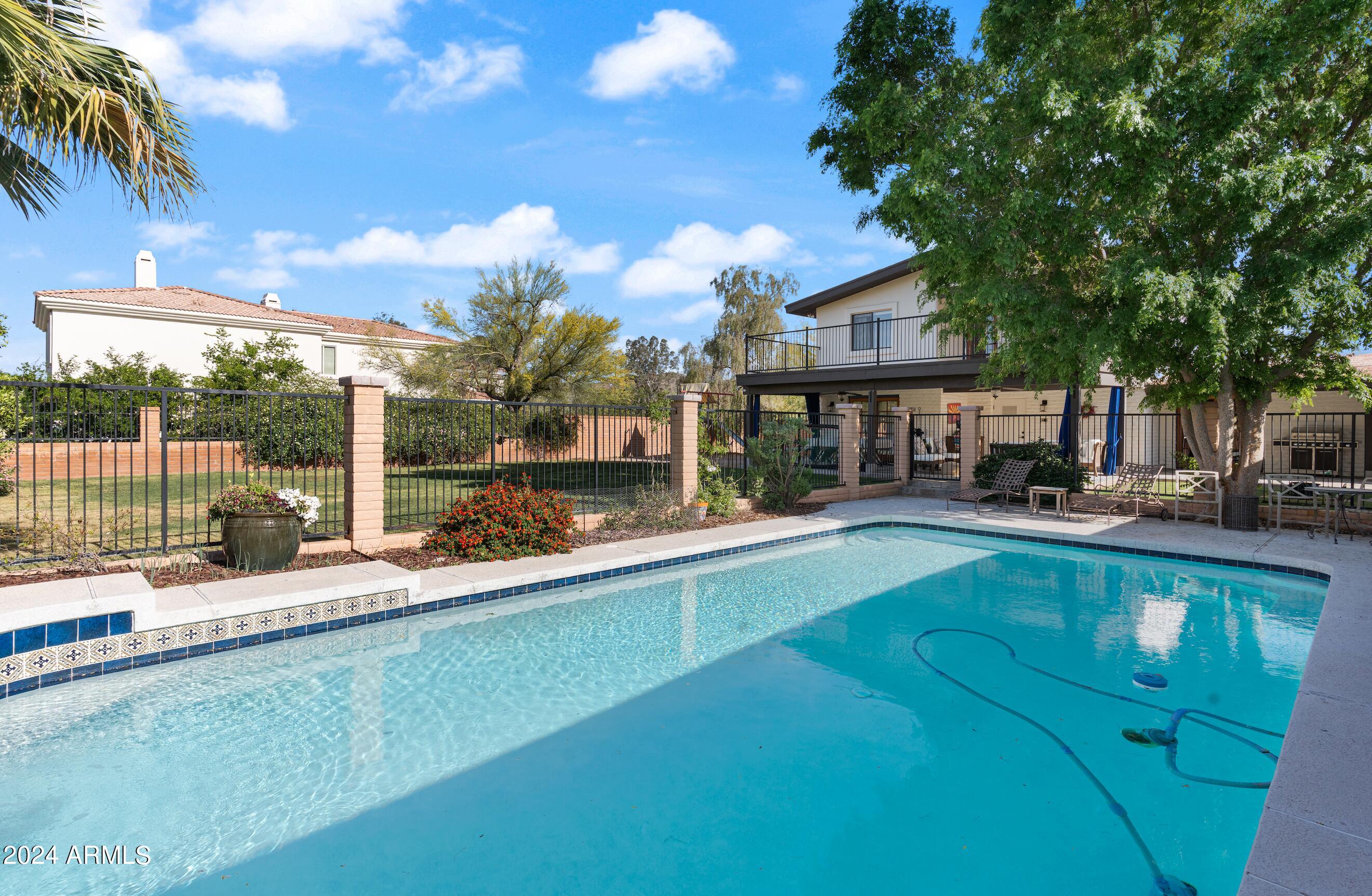 3838 E VIA ESTRELLA --