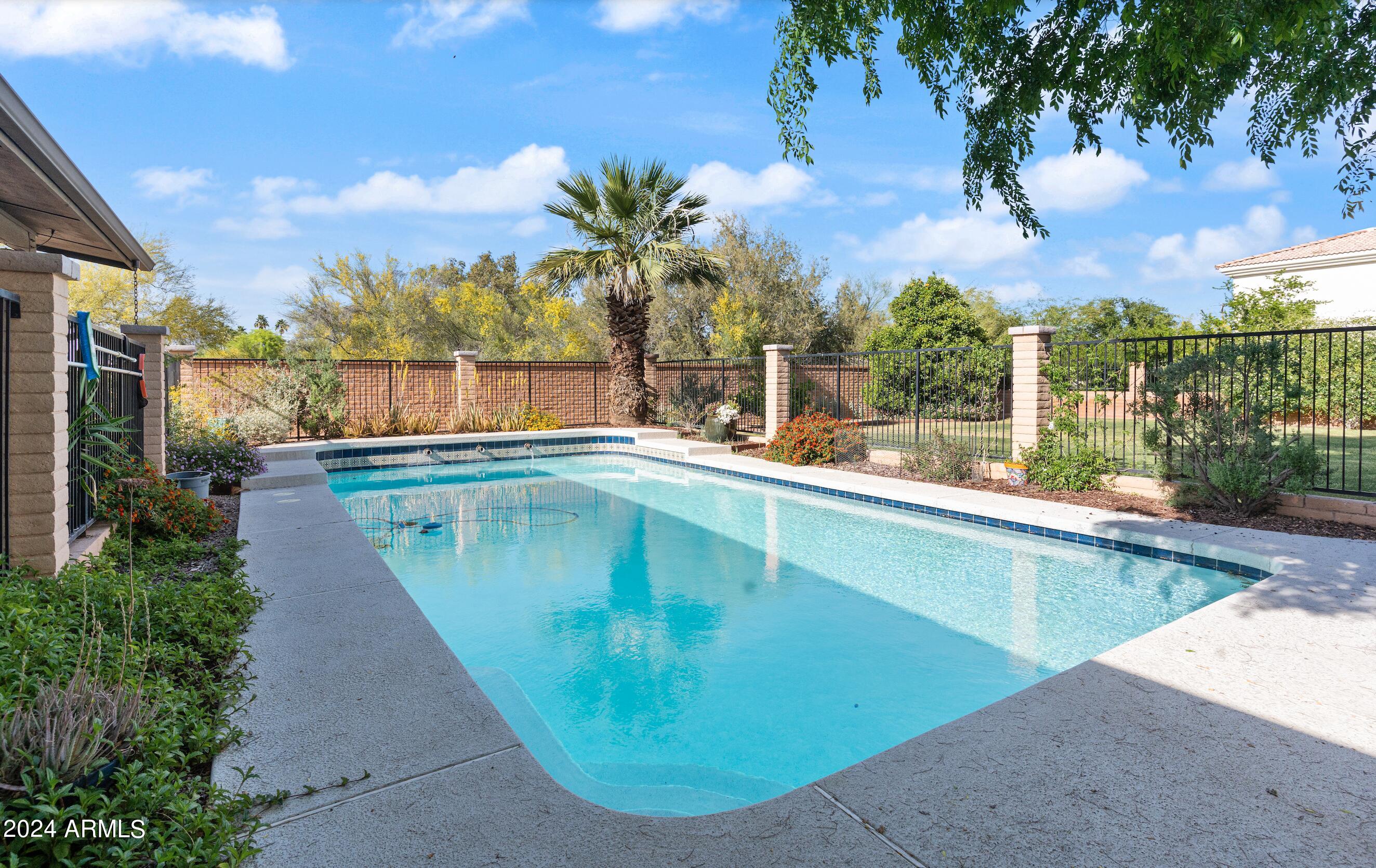 3838 E VIA ESTRELLA --