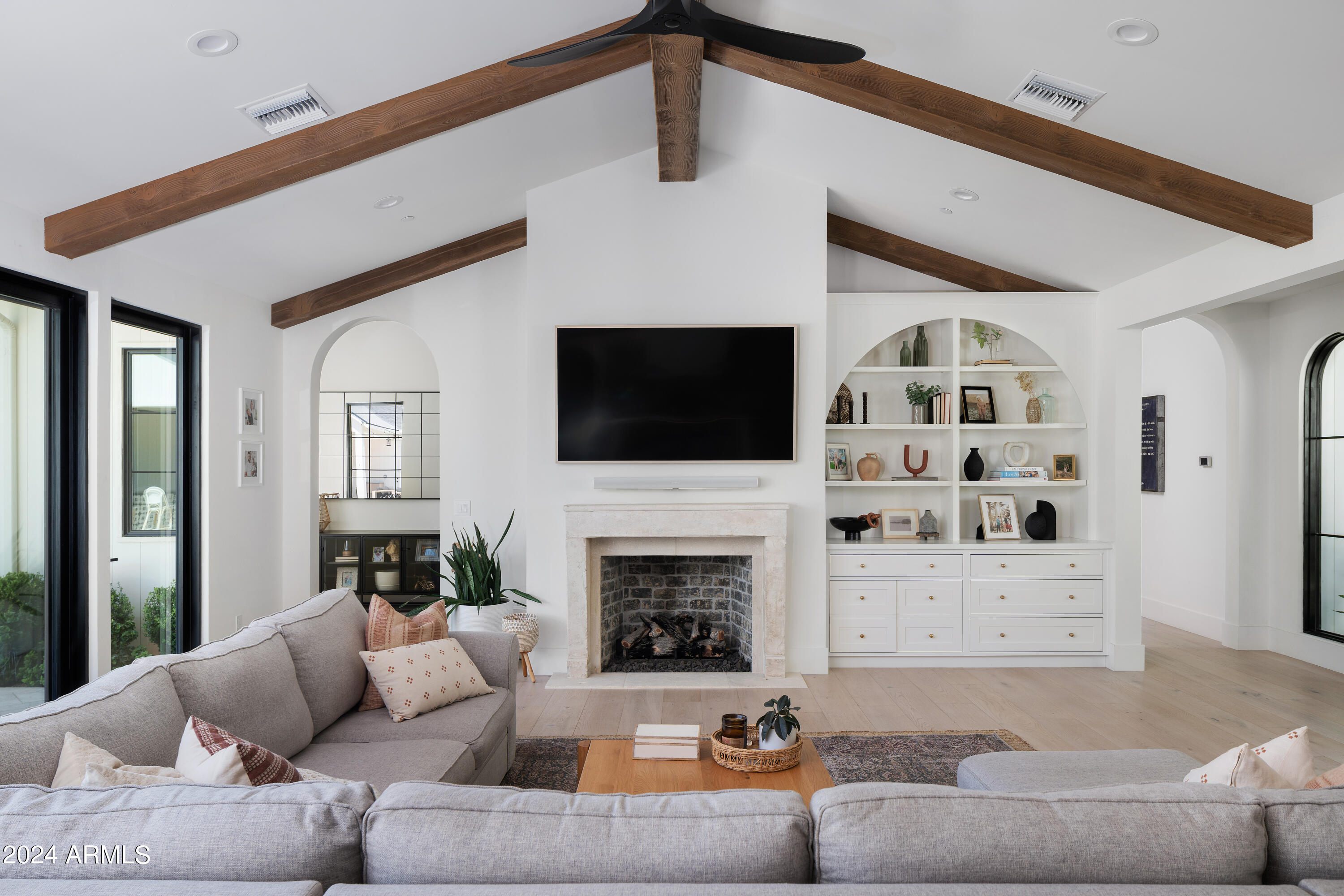 5502 E MARIPOSA Street