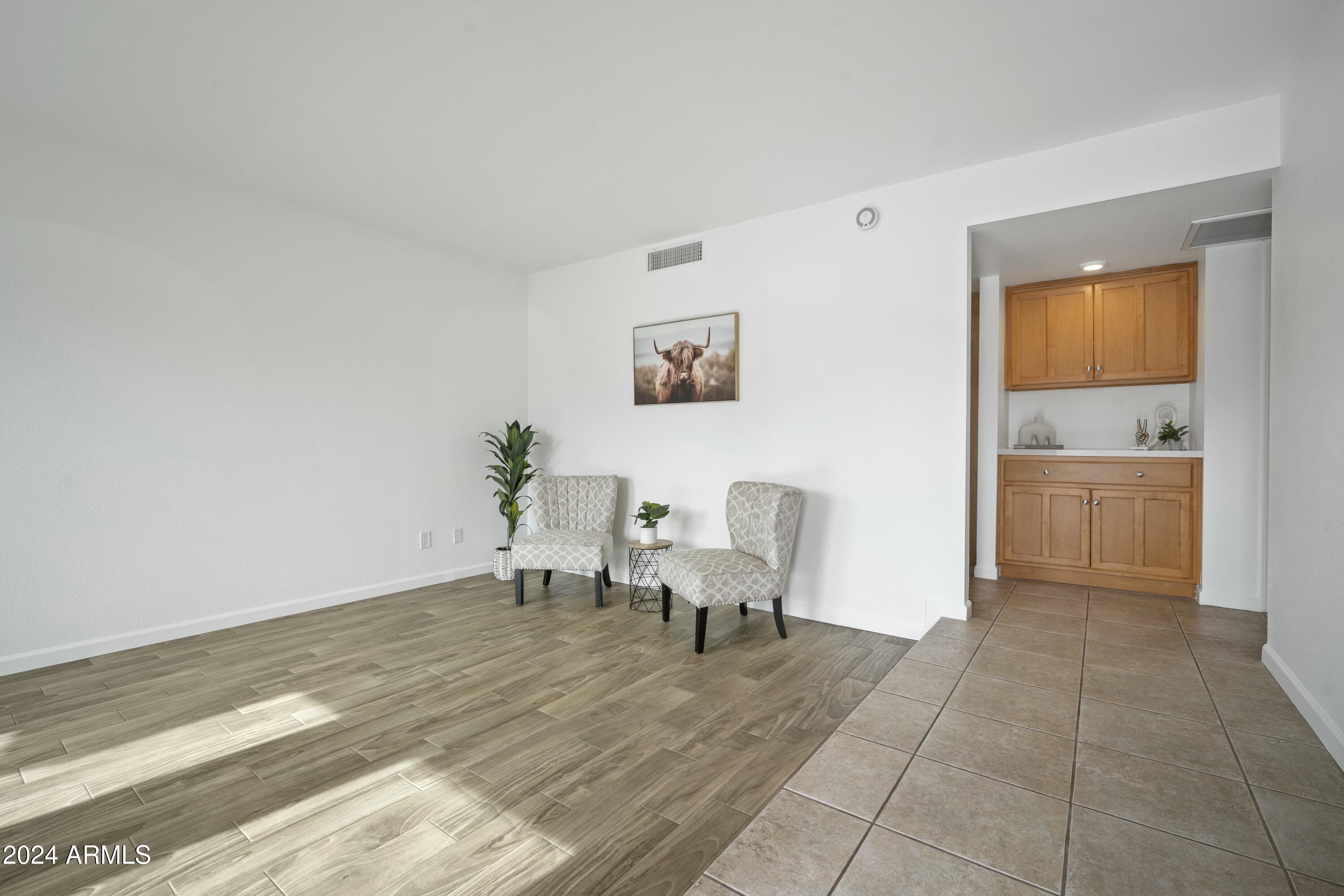 4024 E SHANGRI LA Road