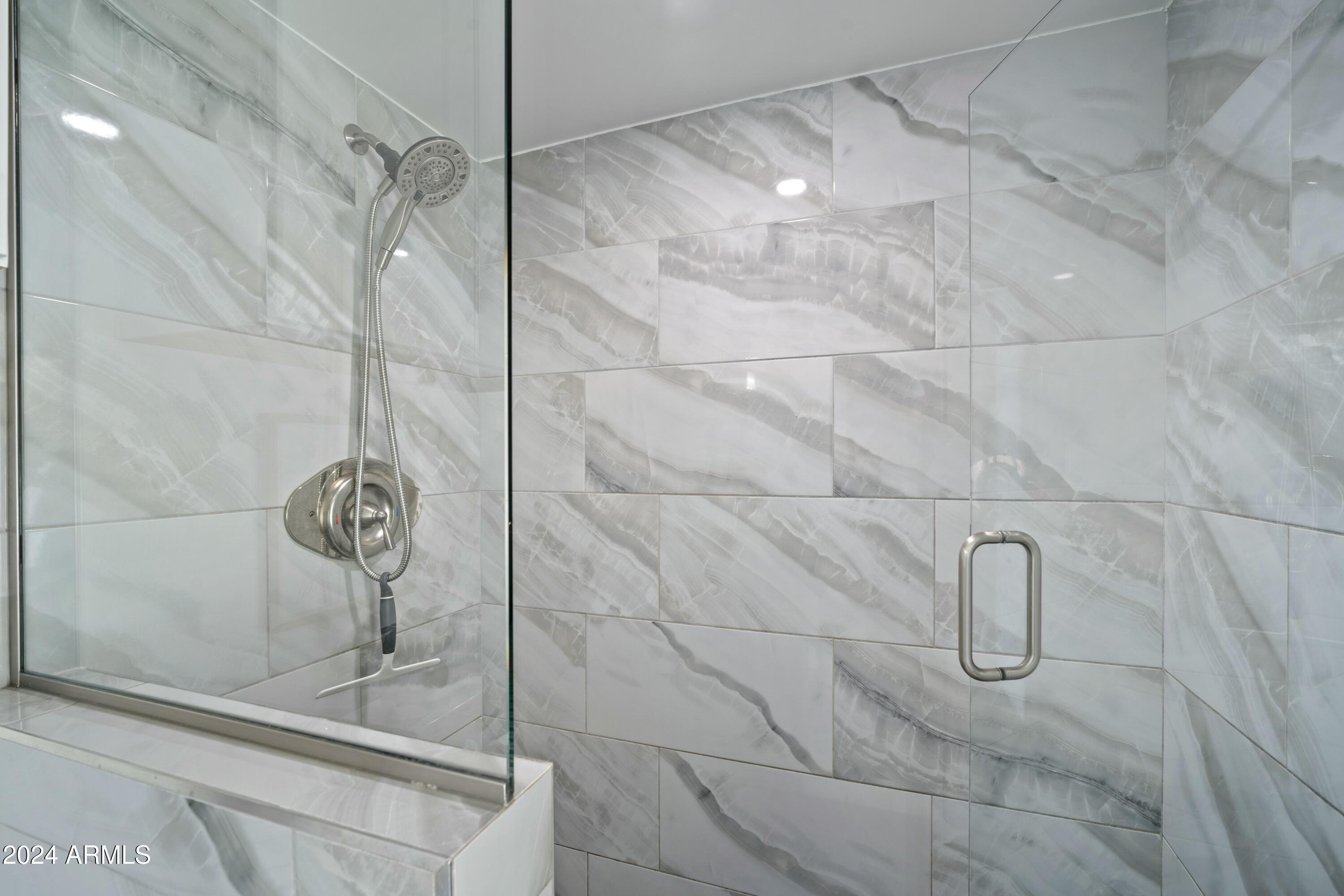 4024 E SHANGRI LA Road