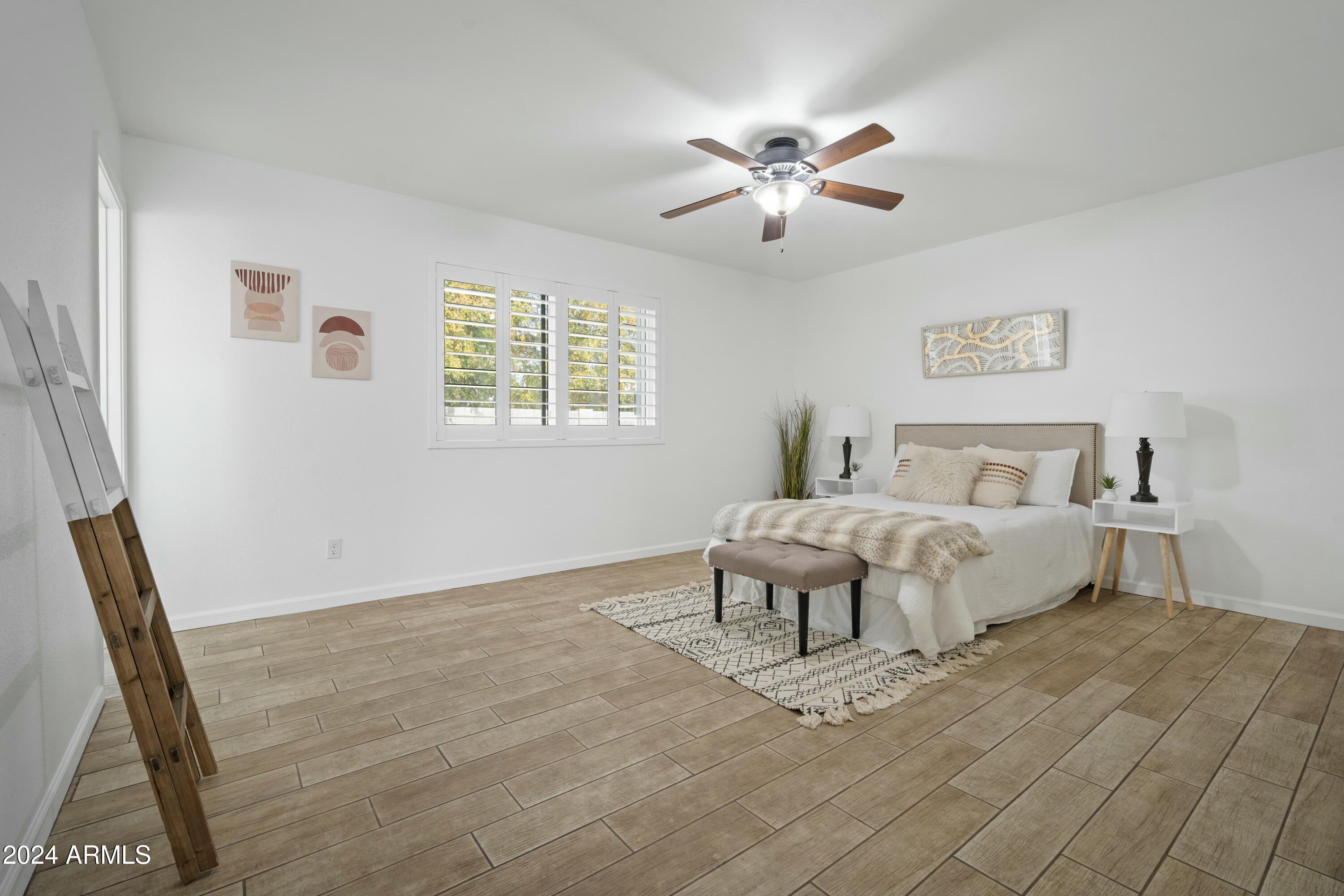 4024 E SHANGRI LA Road