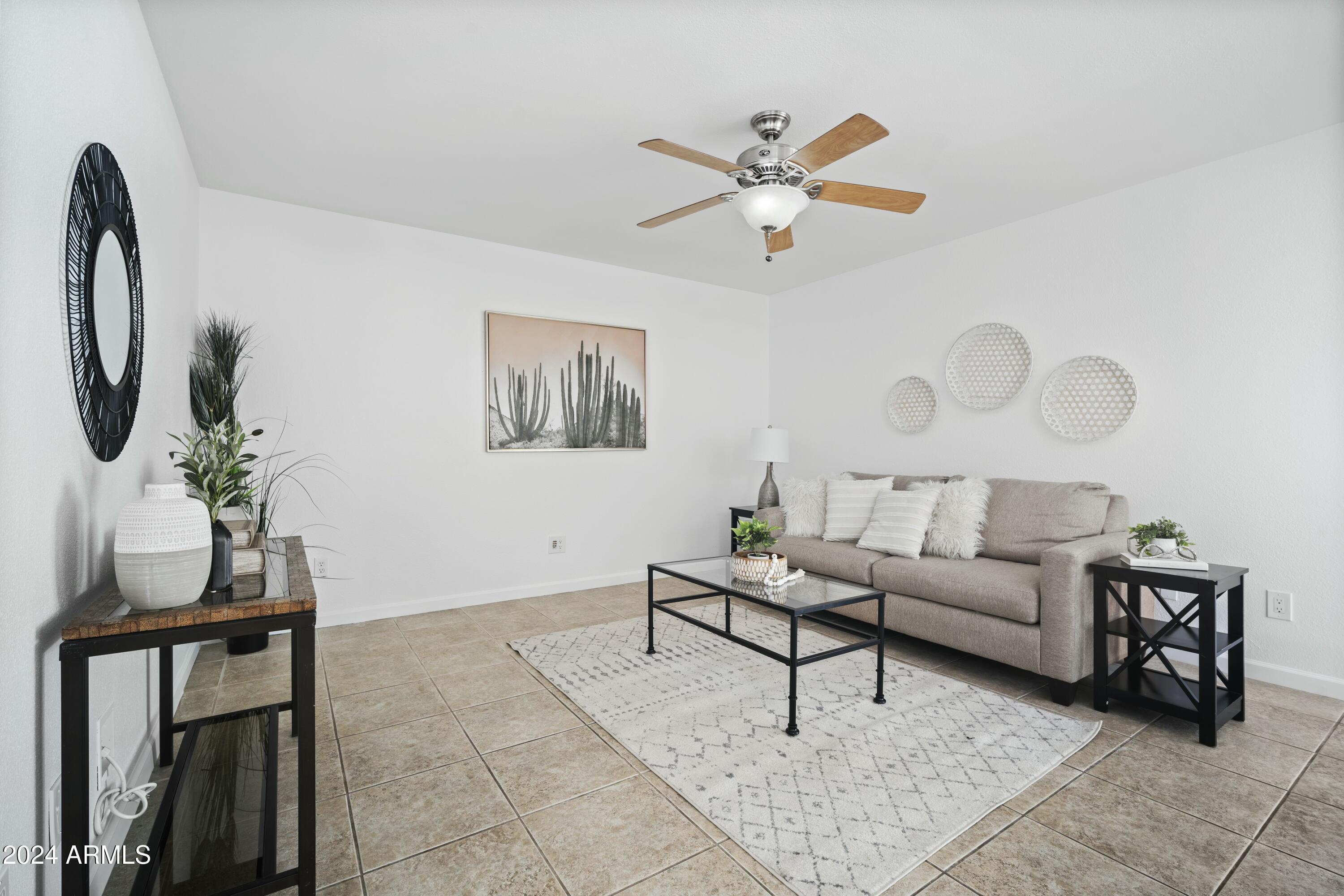 4024 E SHANGRI LA Road