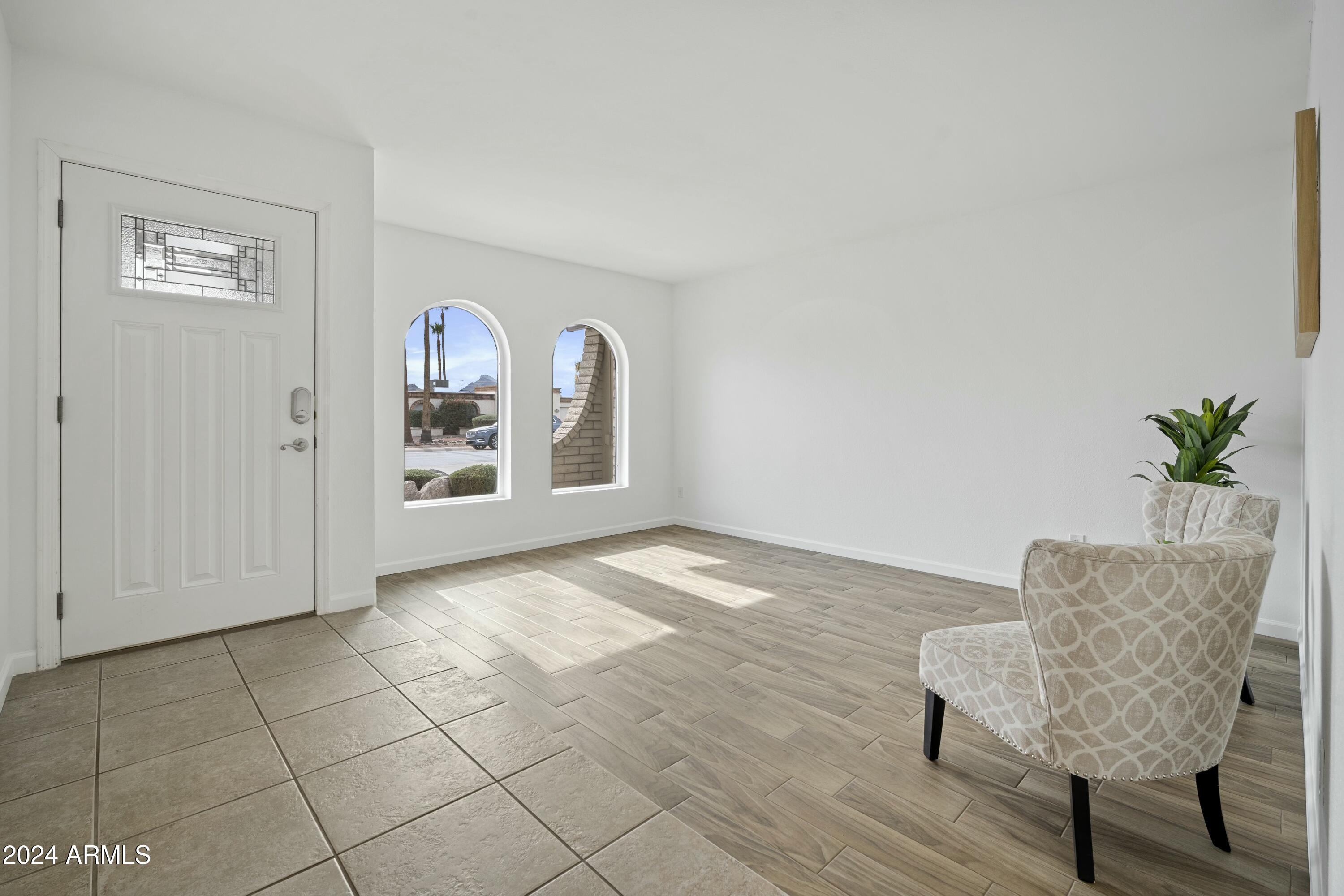 4024 E SHANGRI LA Road