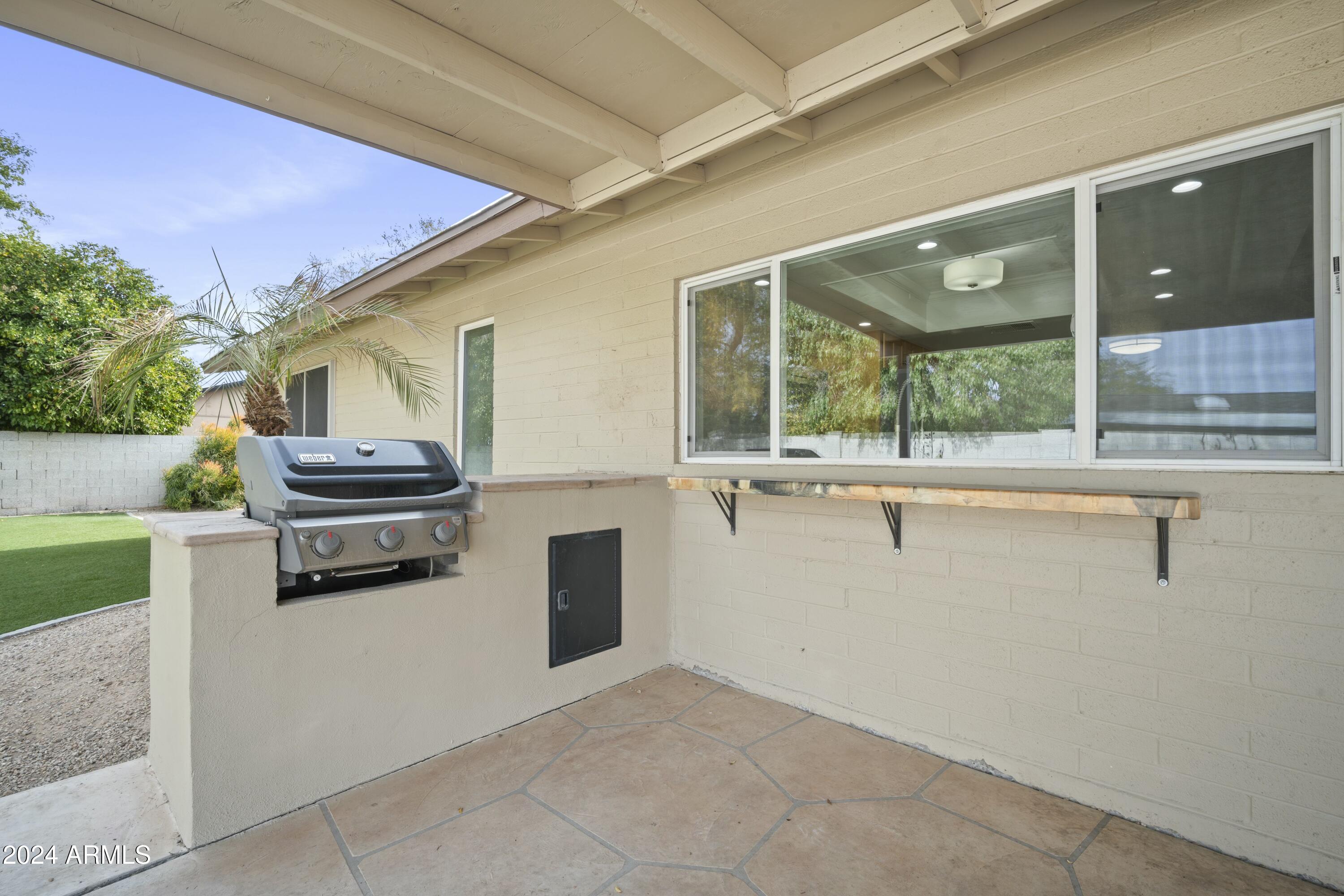 4024 E SHANGRI LA Road