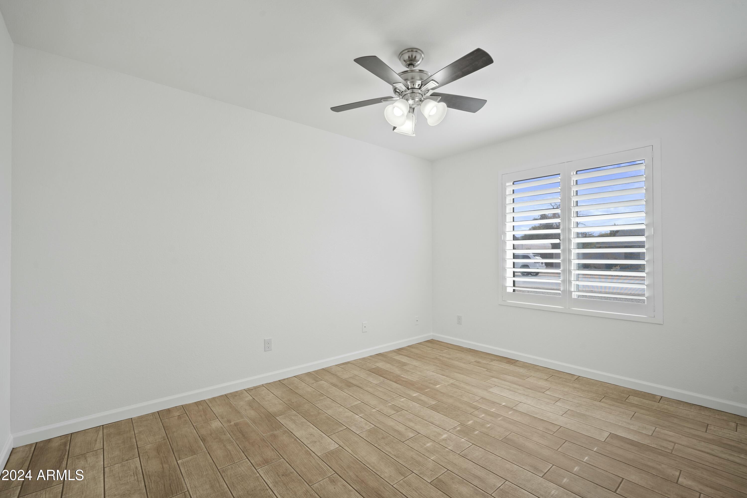 4024 E SHANGRI LA Road