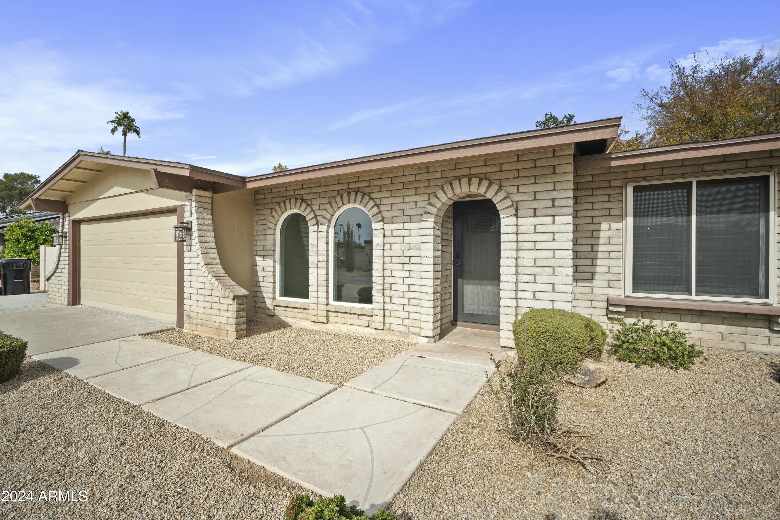 4024 E SHANGRI LA Road