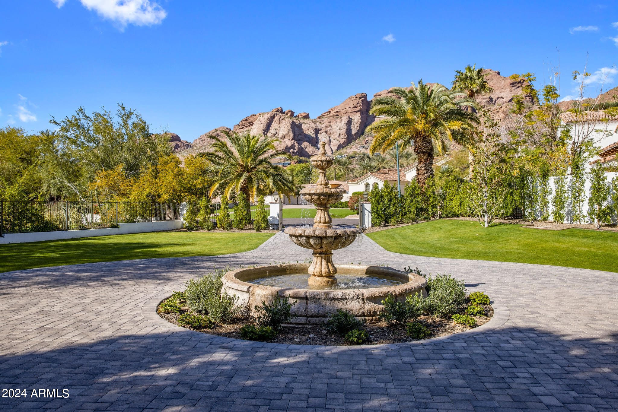 5121 E Rockridge Road