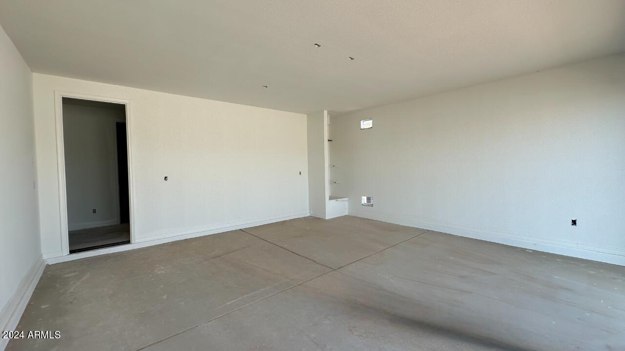 4199 E BRADFORD Avenue