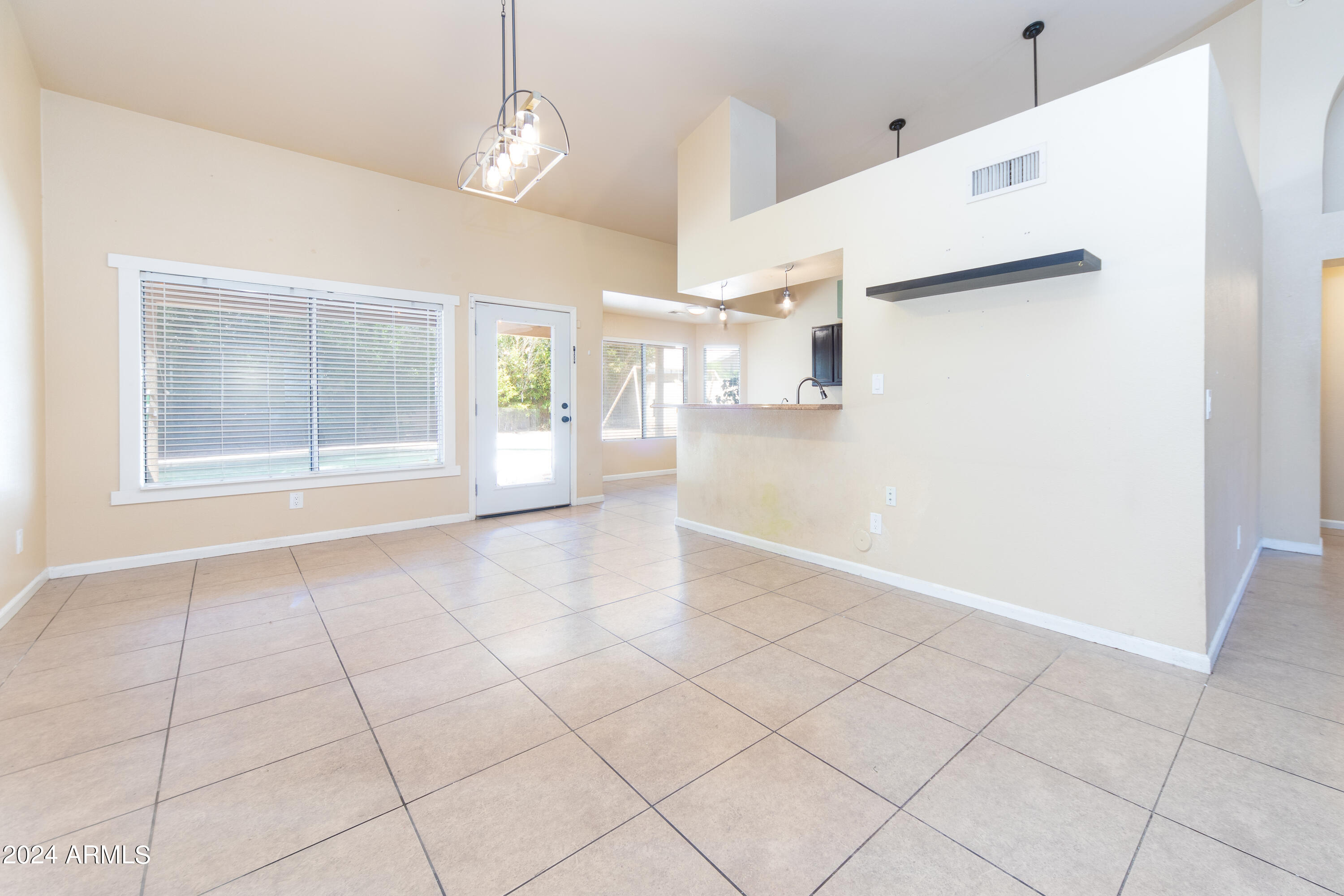 508 W COMSTOCK Drive