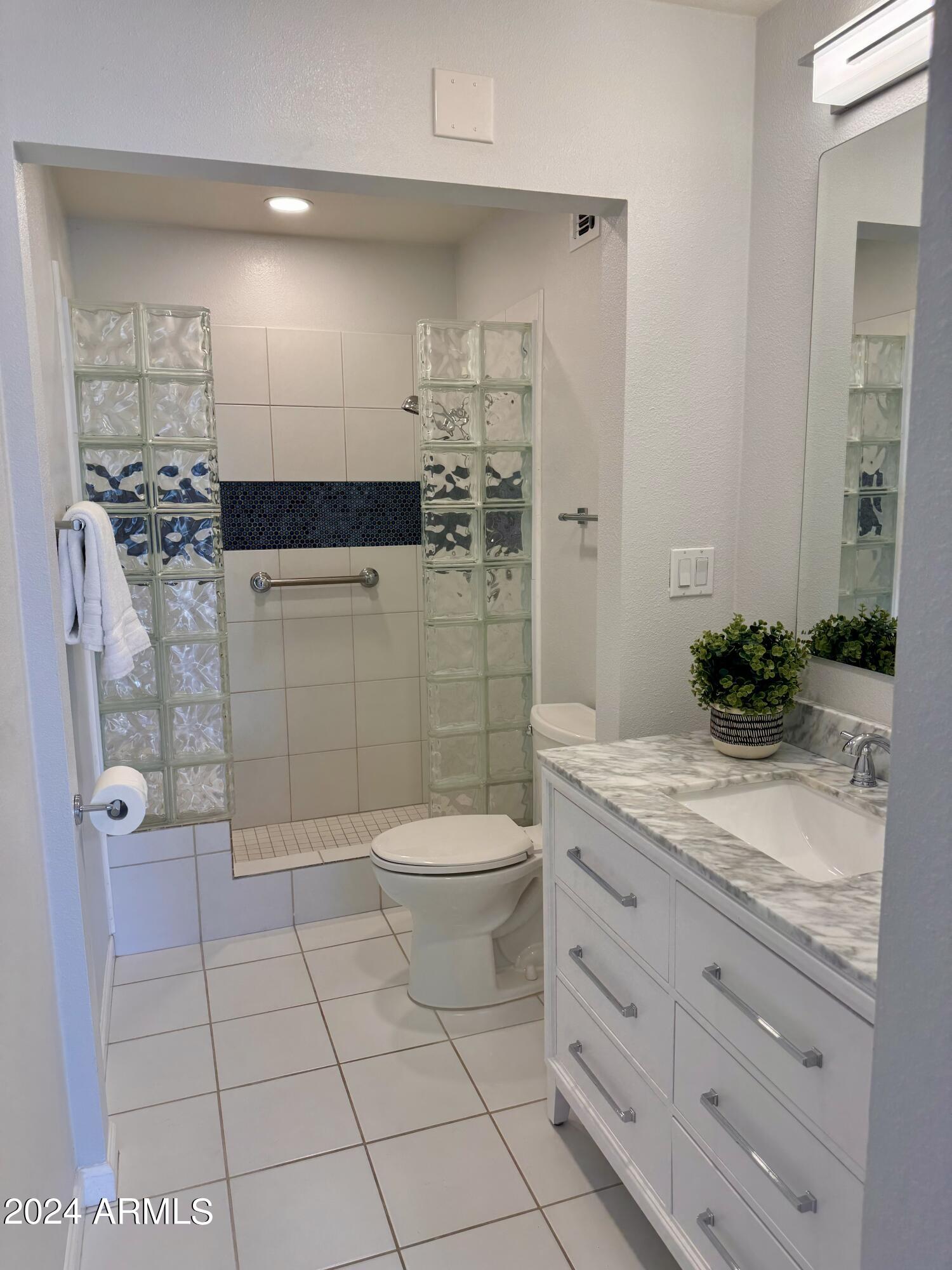 5 W Casa Hermosa Drive