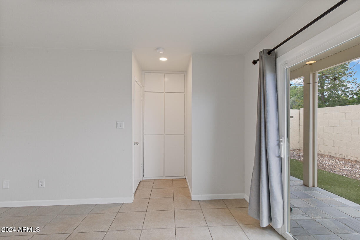 5 W Casa Hermosa Drive