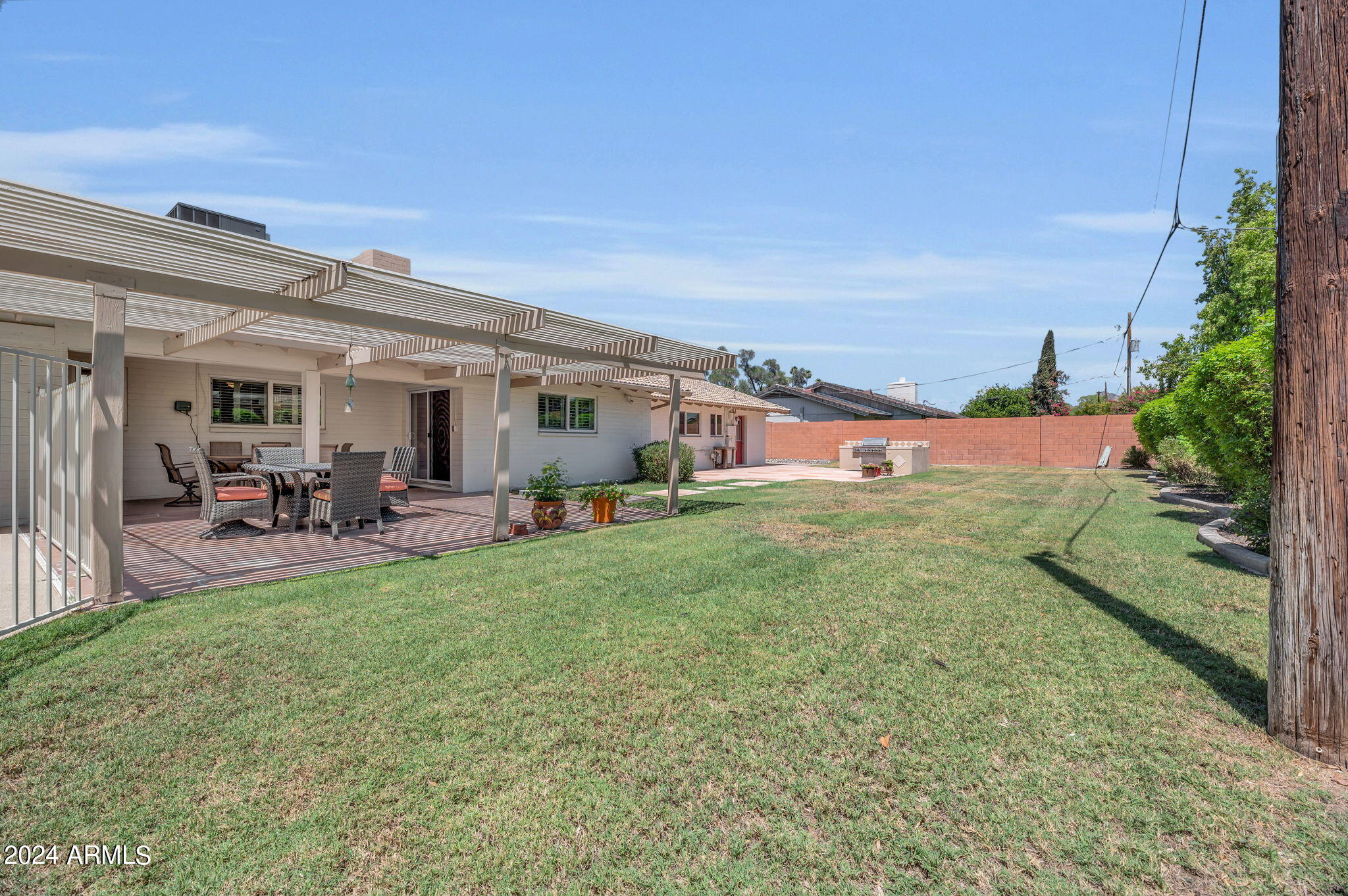 135 E NORTHERN Avenue