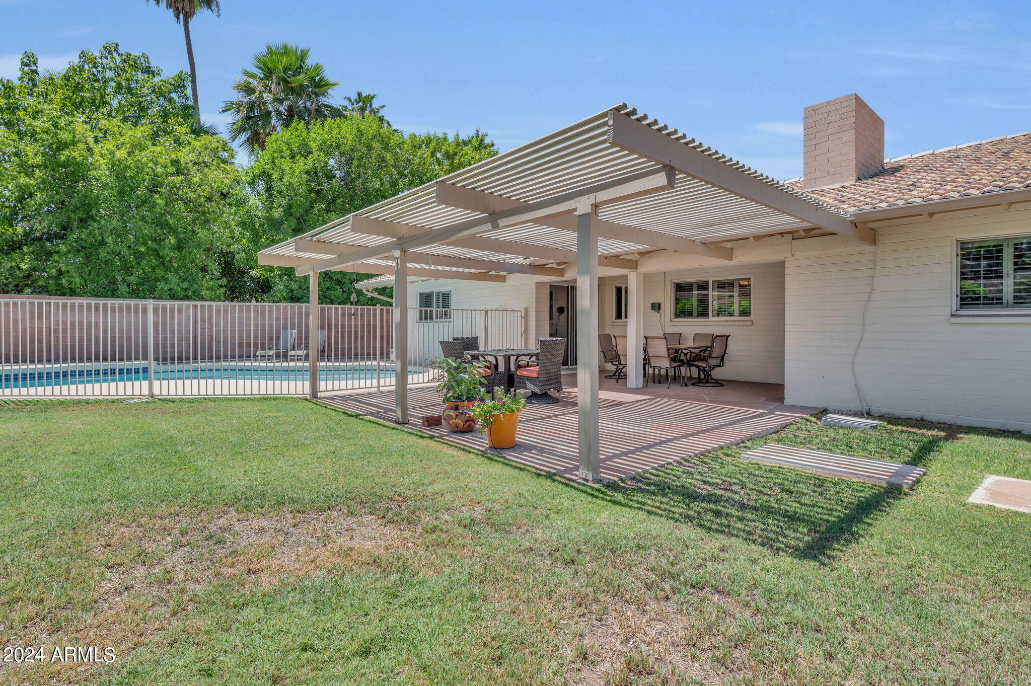 135 E NORTHERN Avenue