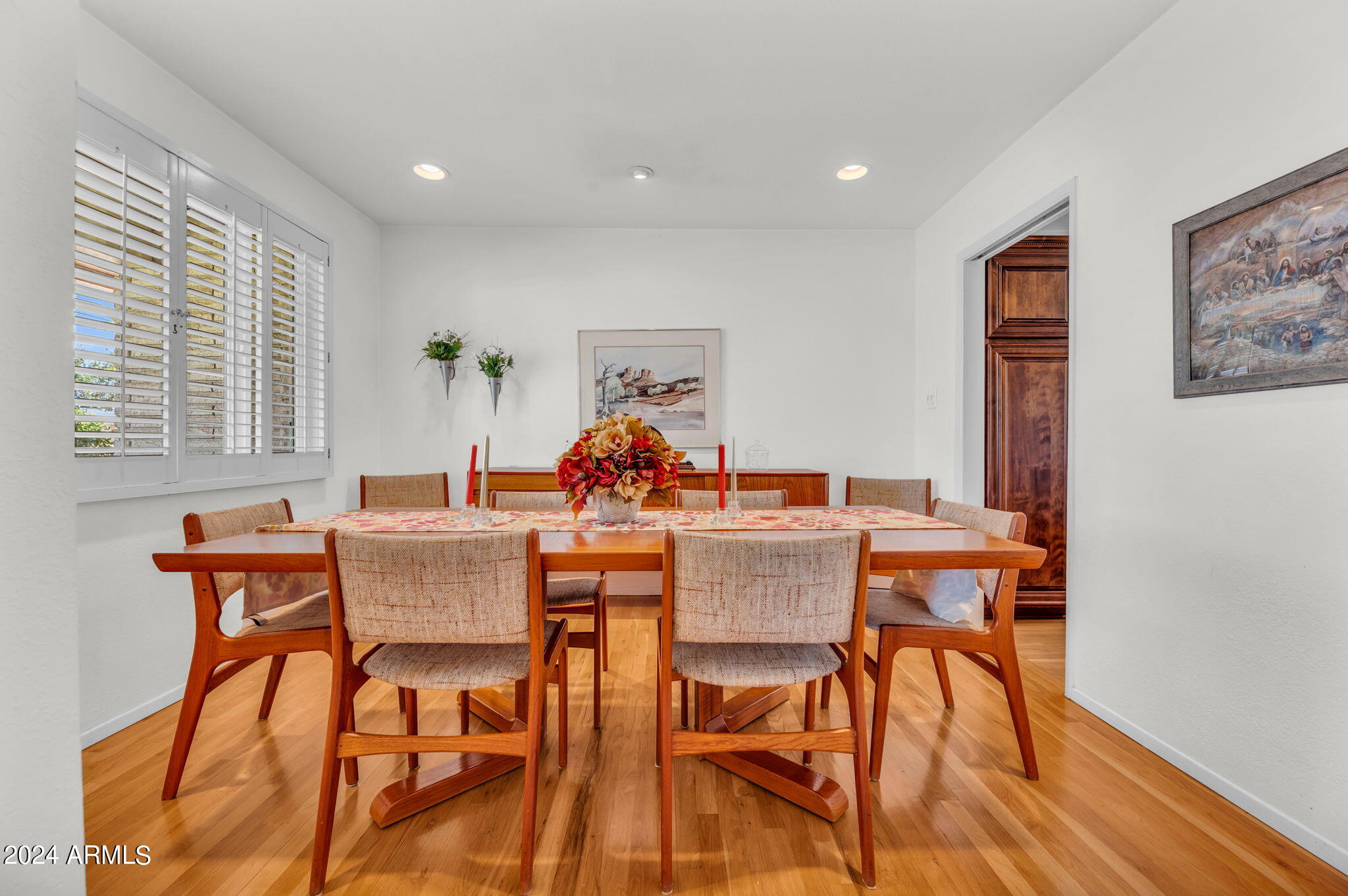 135 E NORTHERN Avenue