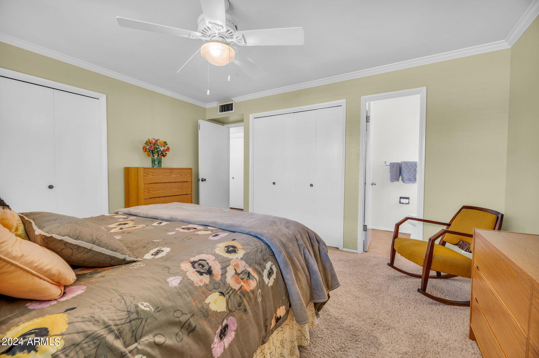 135 E NORTHERN Avenue