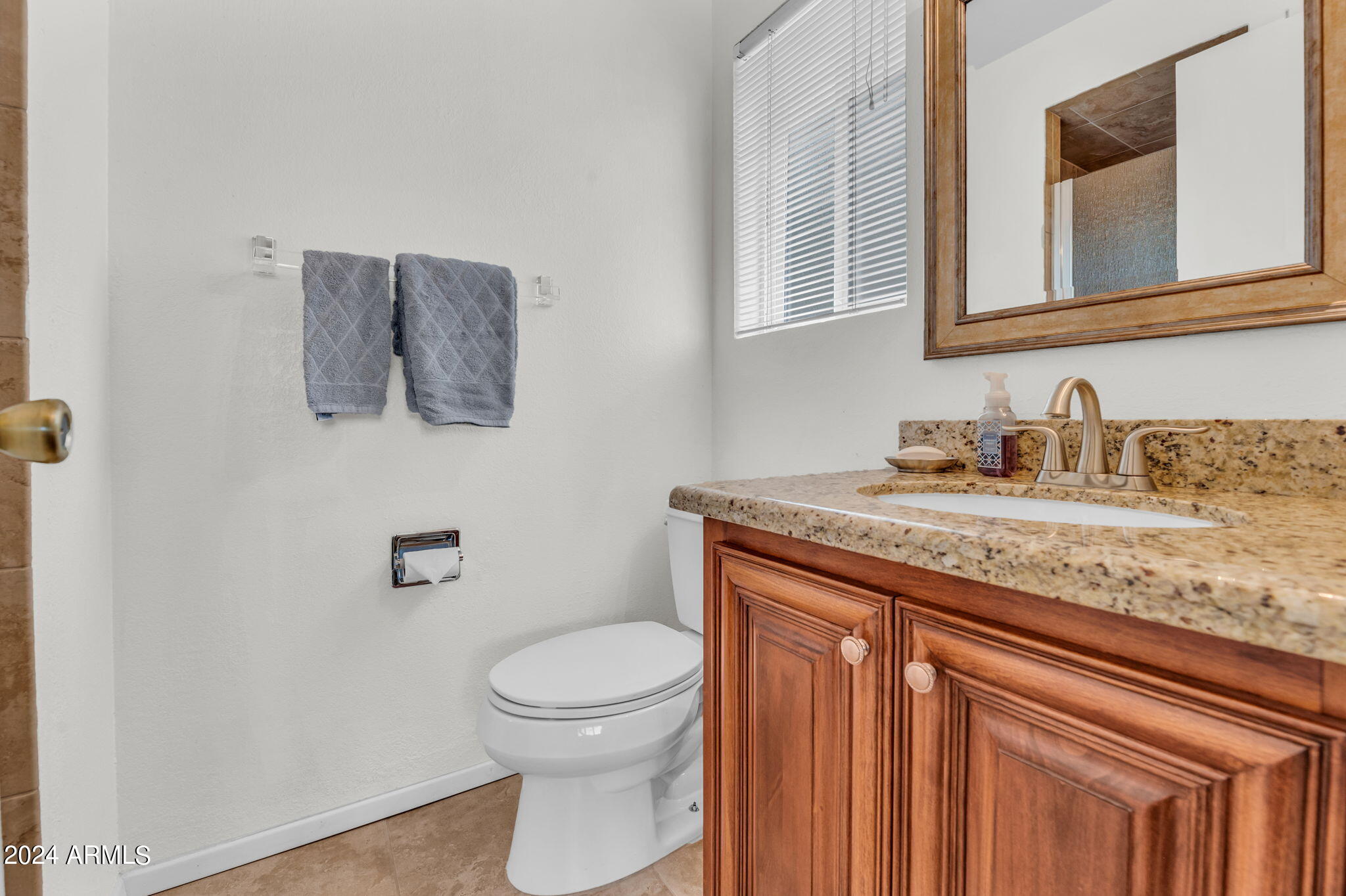 135 E NORTHERN Avenue