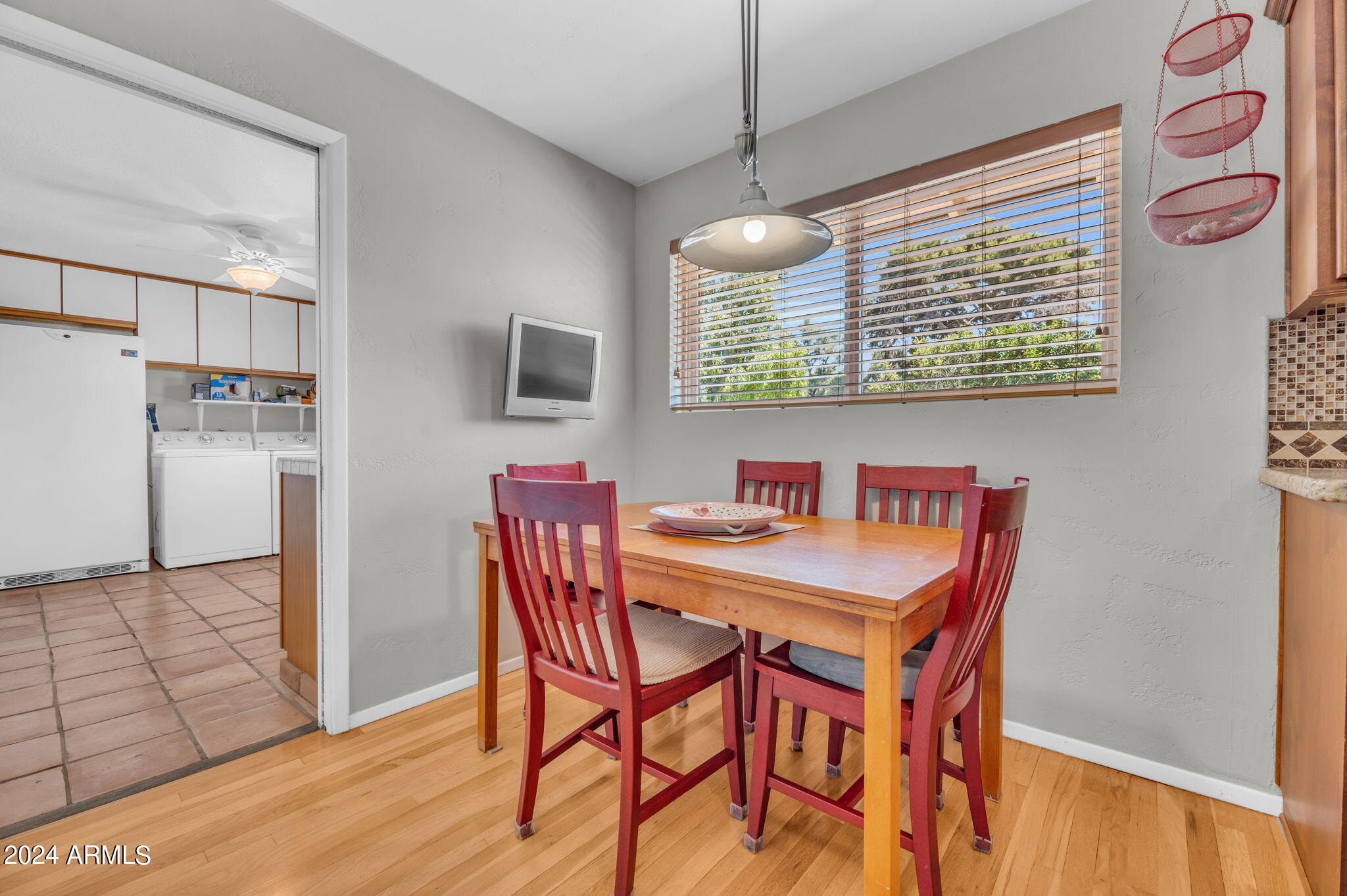 135 E NORTHERN Avenue