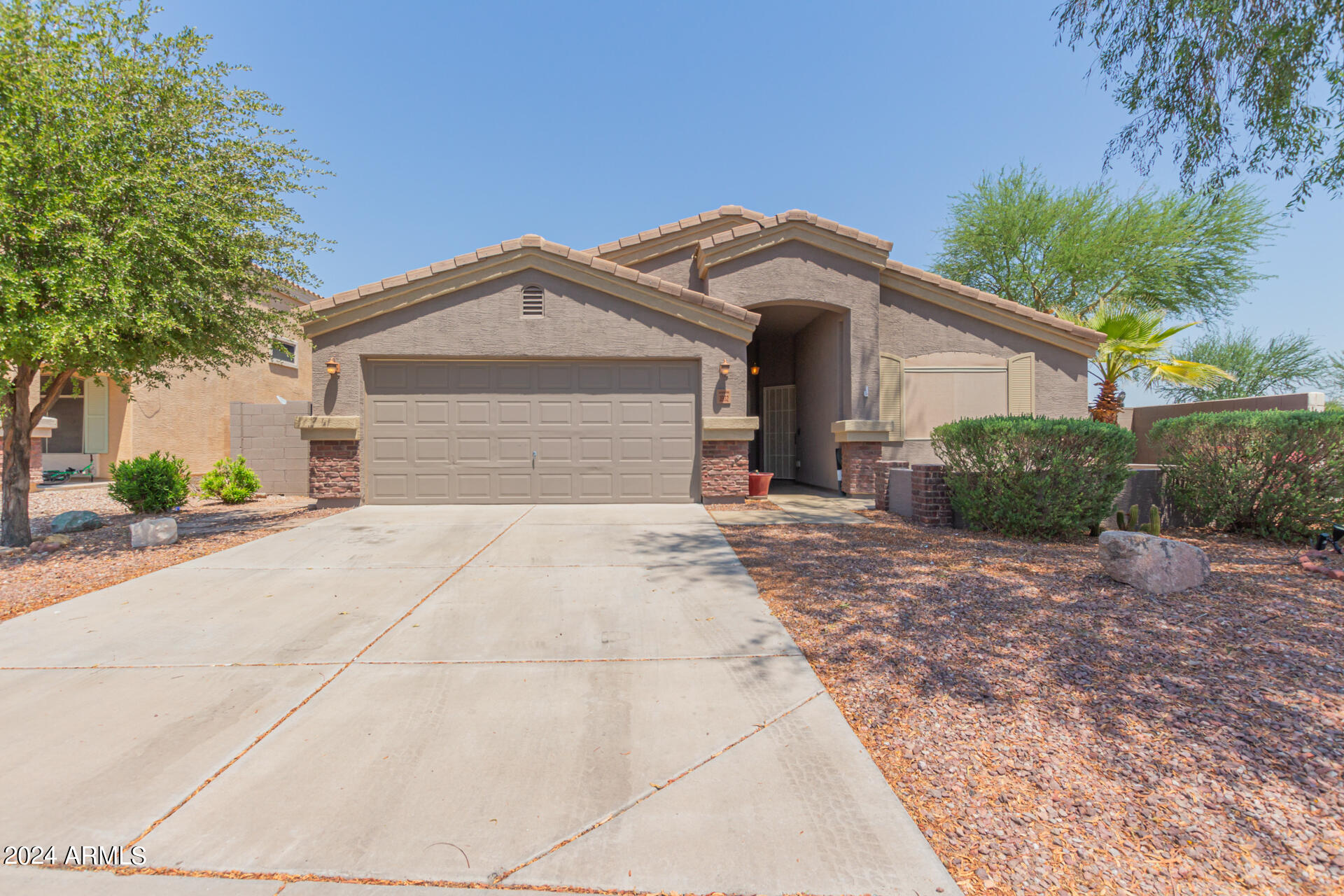 3932 N SILVER KING Lane