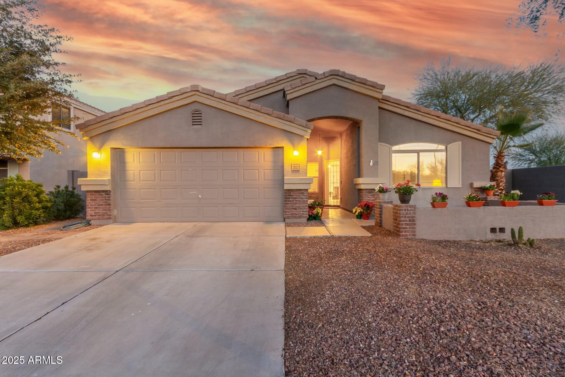 3932 N SILVER KING Lane