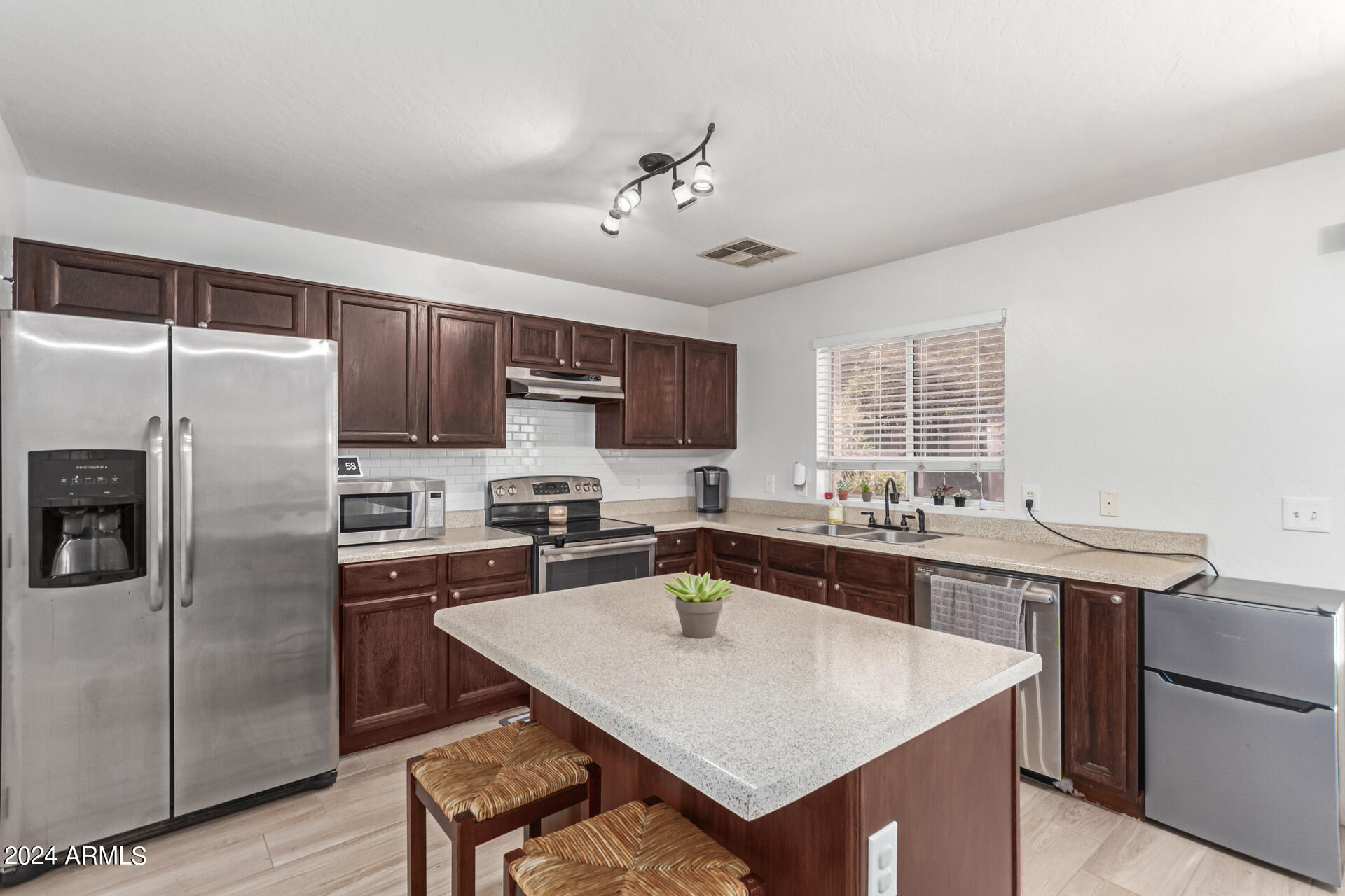 2124 N SAN VINCENTE Drive