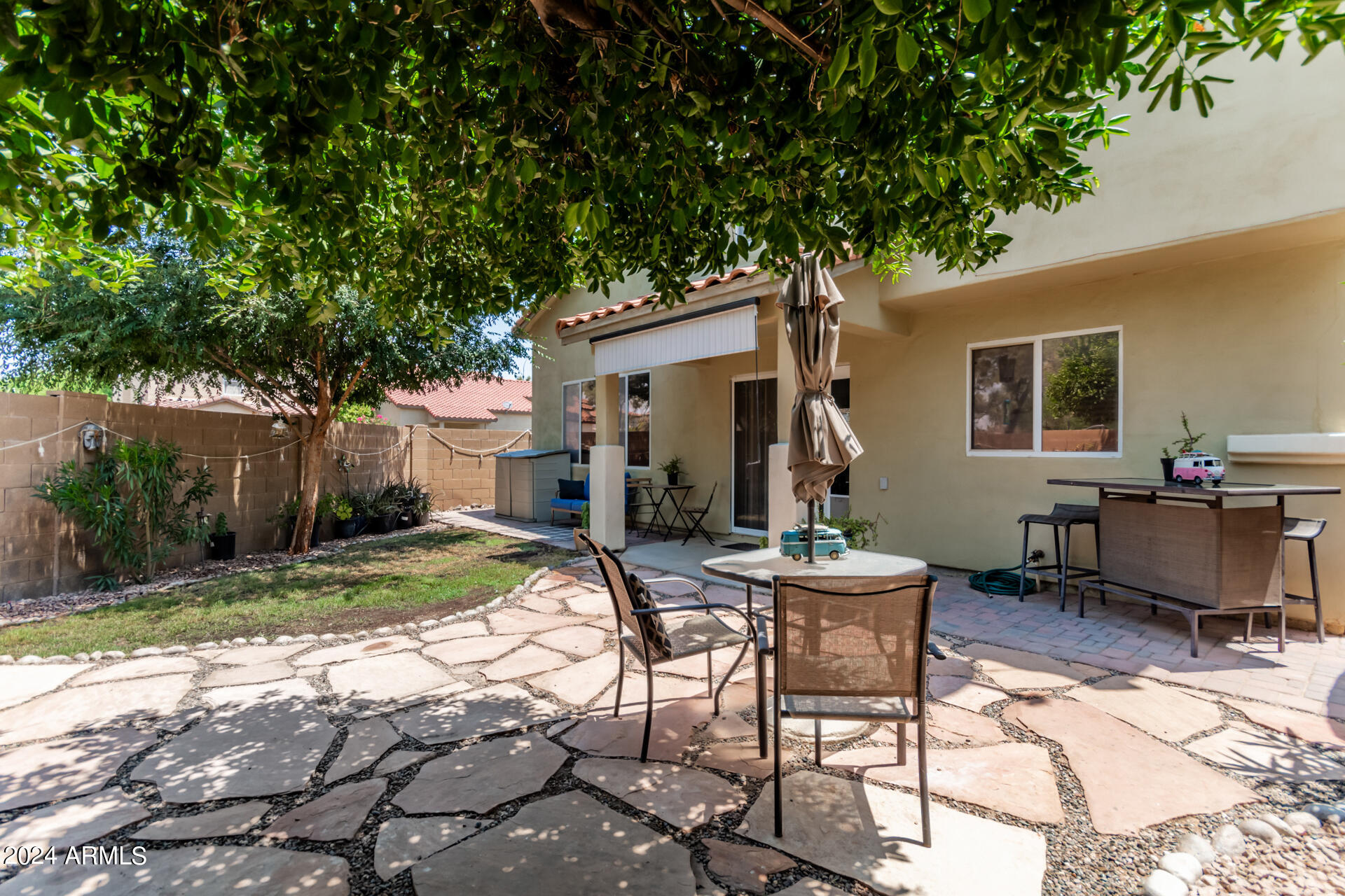 2124 N SAN VINCENTE Drive
