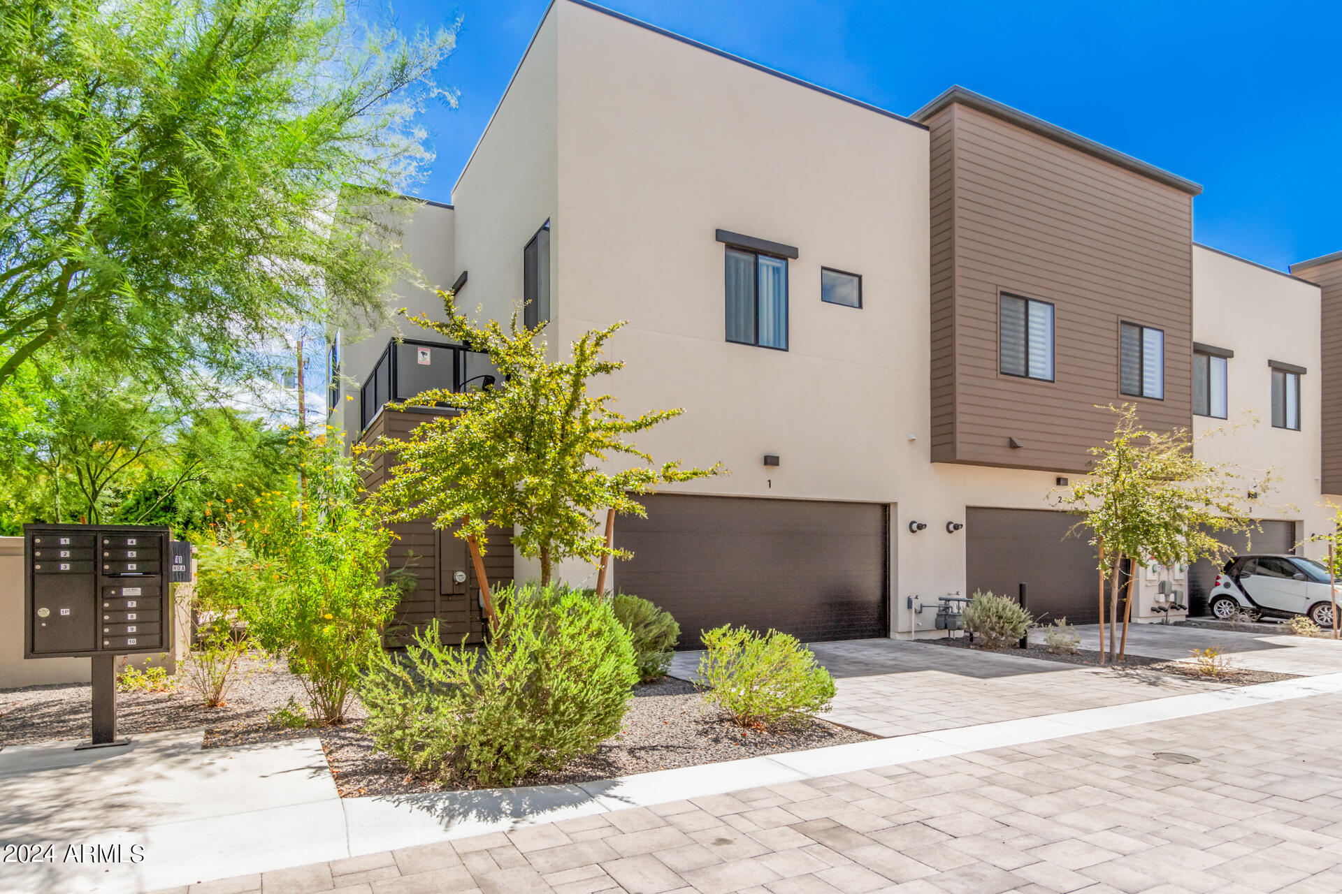 2645 E OSBORN Road # 1