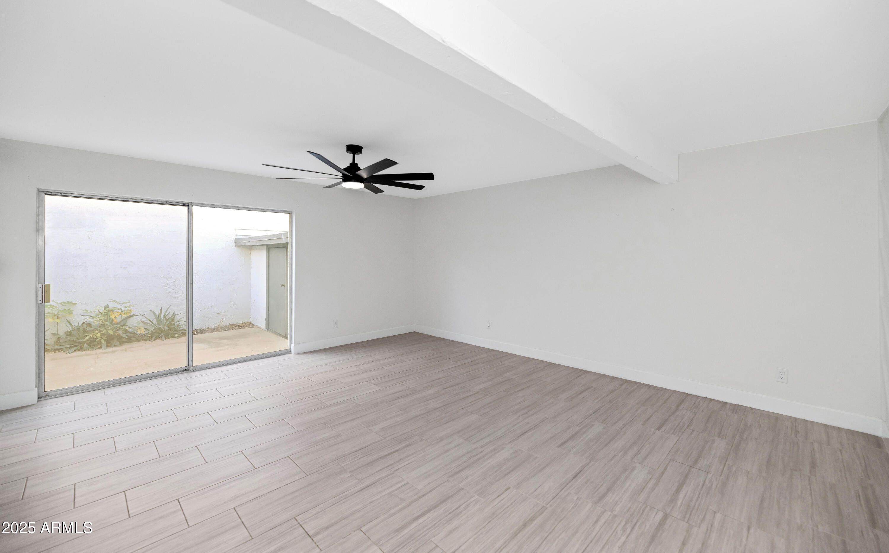 8562 E INDIAN SCHOOL Road Unit: E