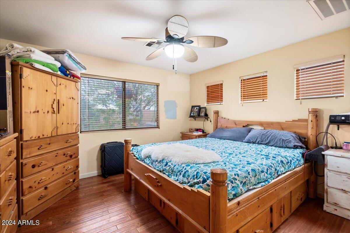 8212 S 54th Lane