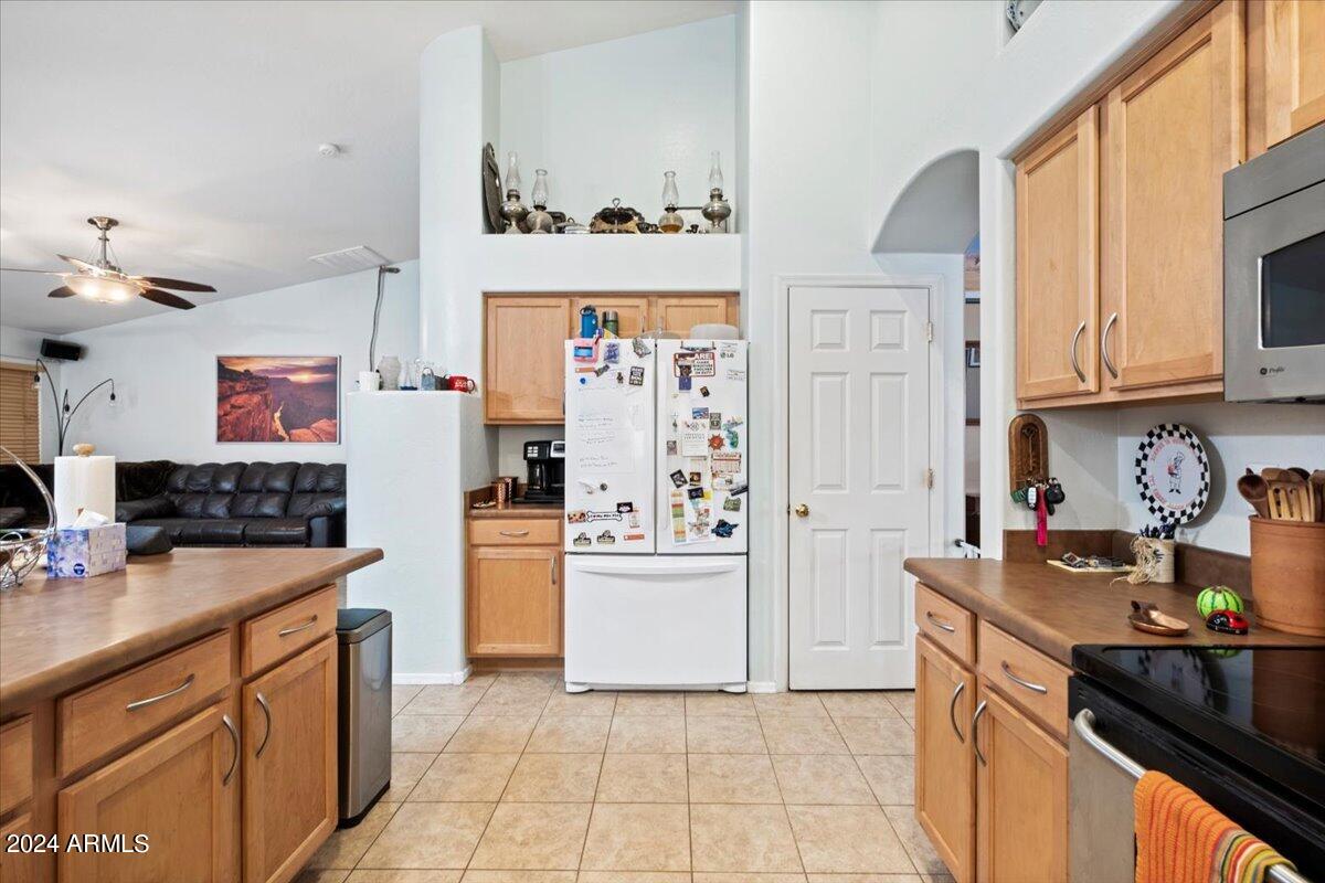 8212 S 54th Lane