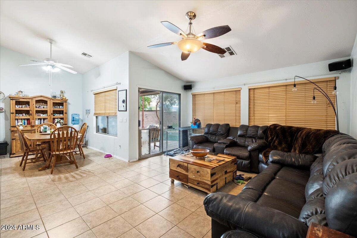 8212 S 54th Lane