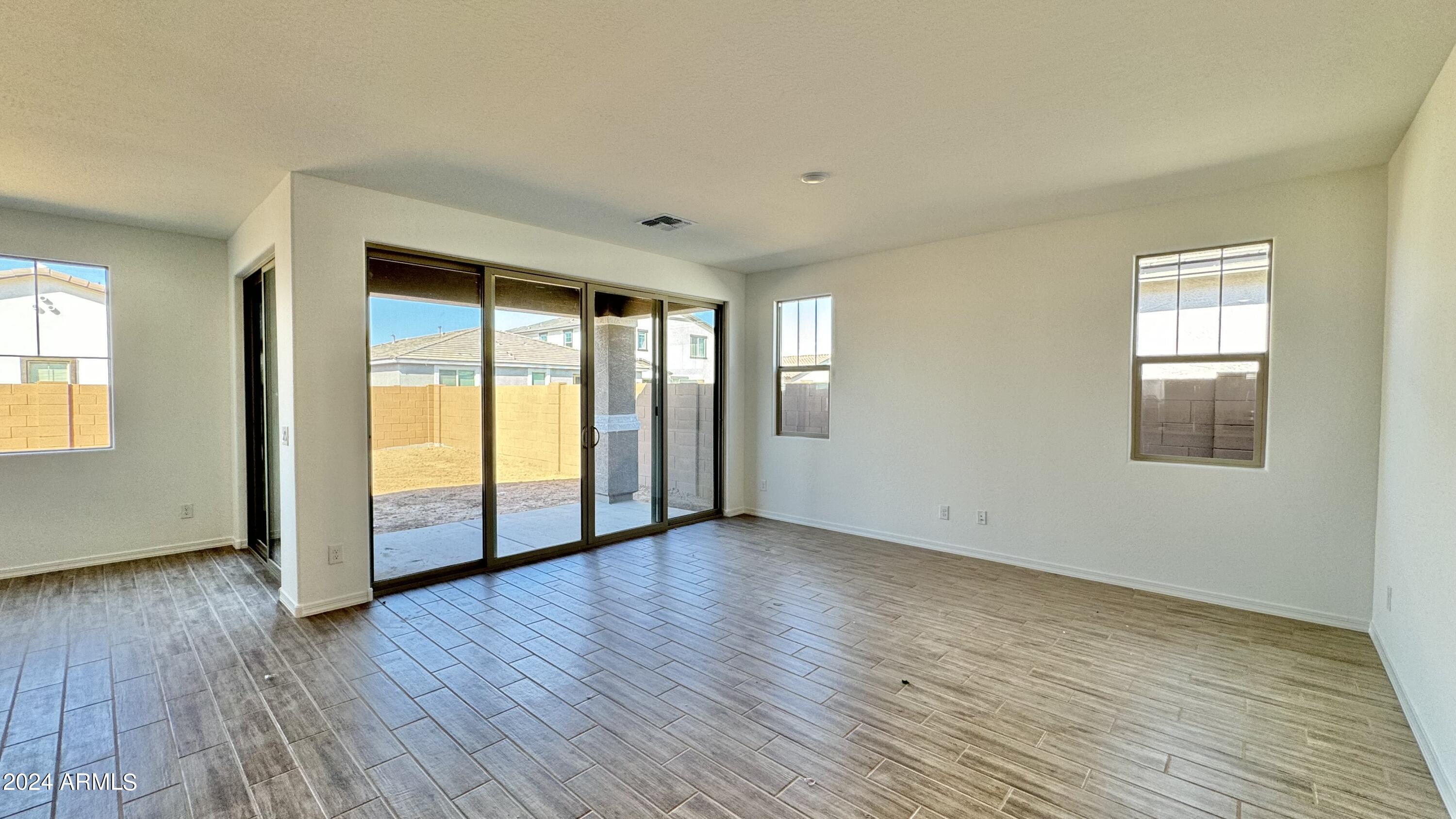 22888 E ROUNDUP Way