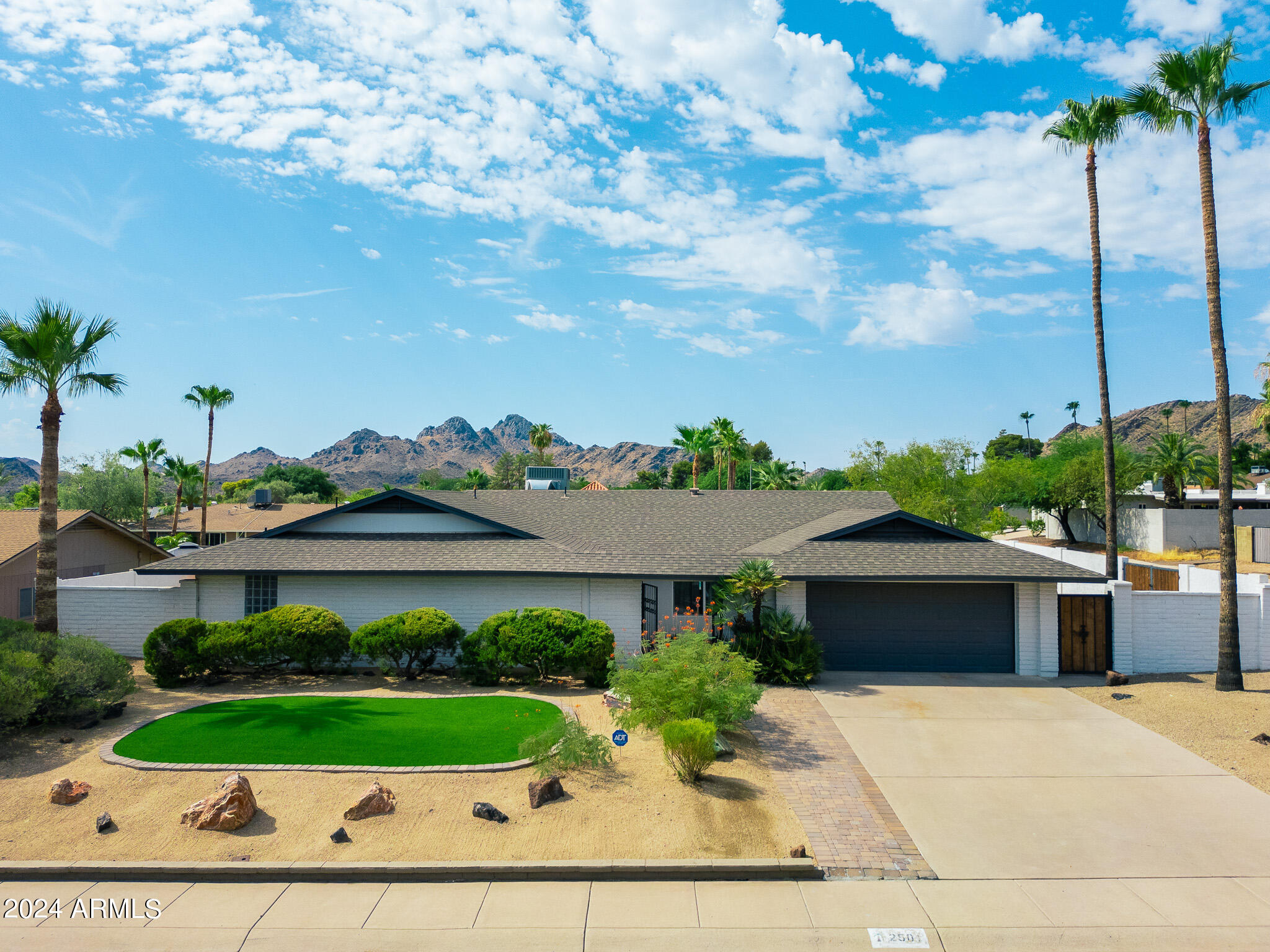 2501 E BERYL Avenue