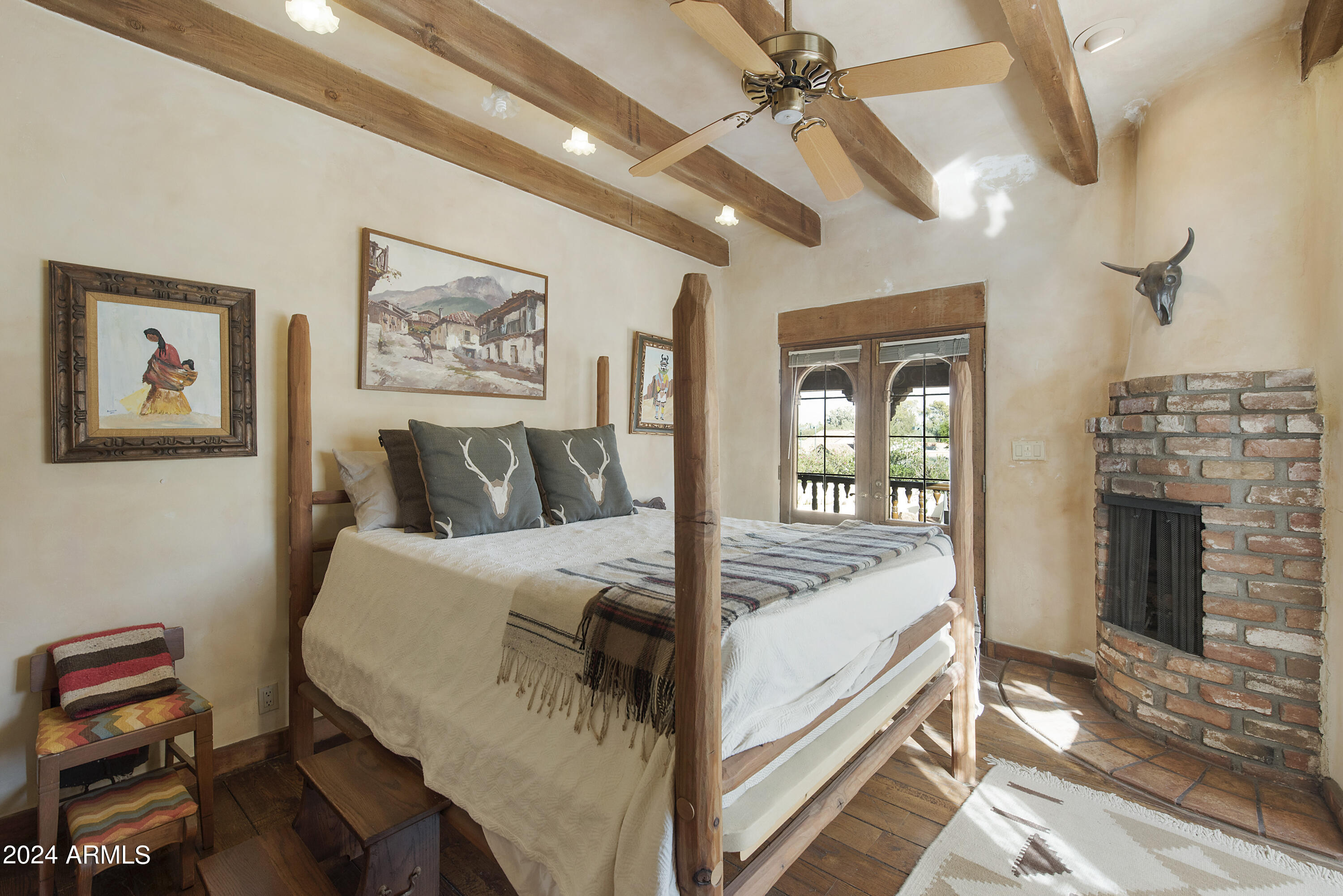 4754 E VALLEY VISTA Lane