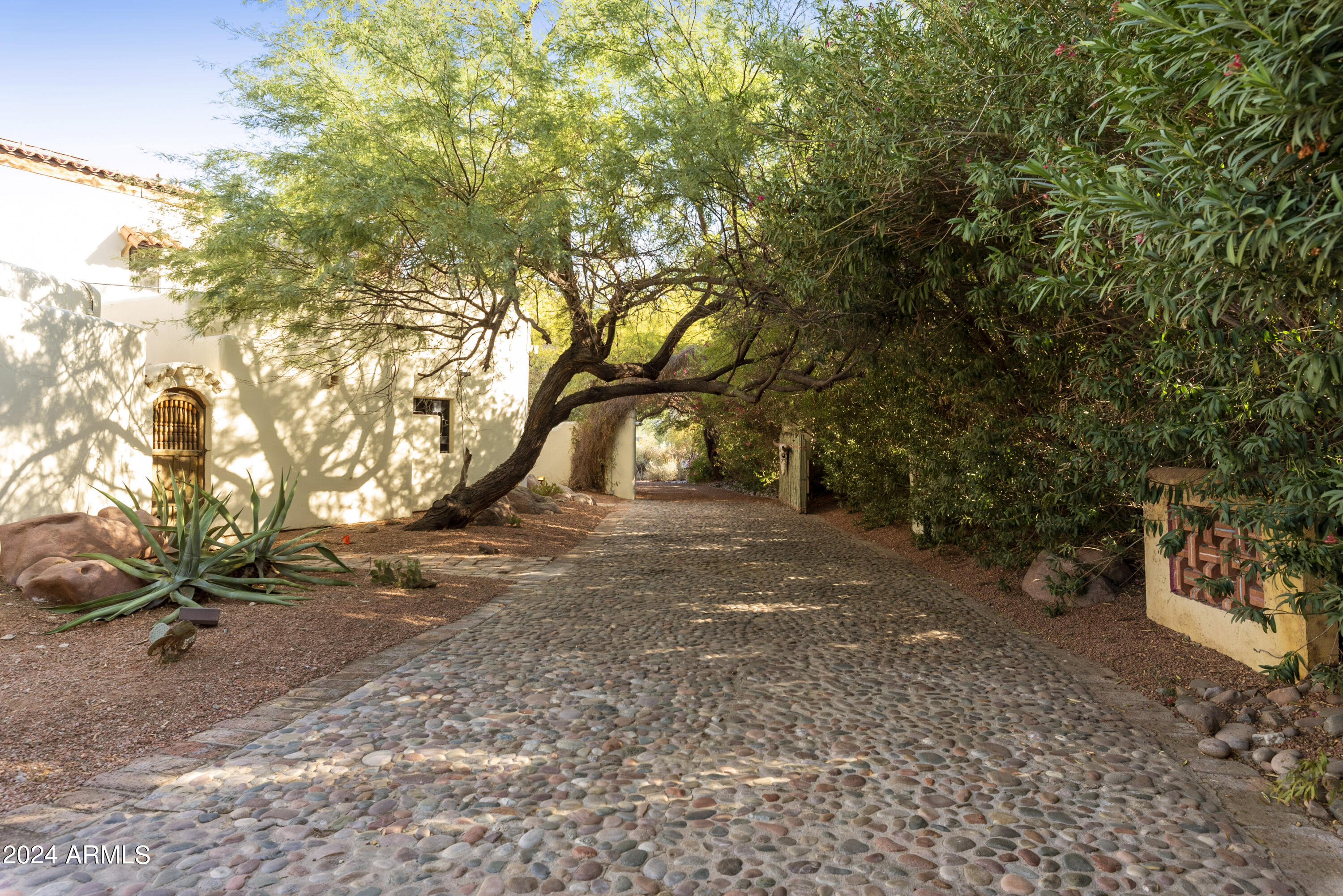 4754 E VALLEY VISTA Lane