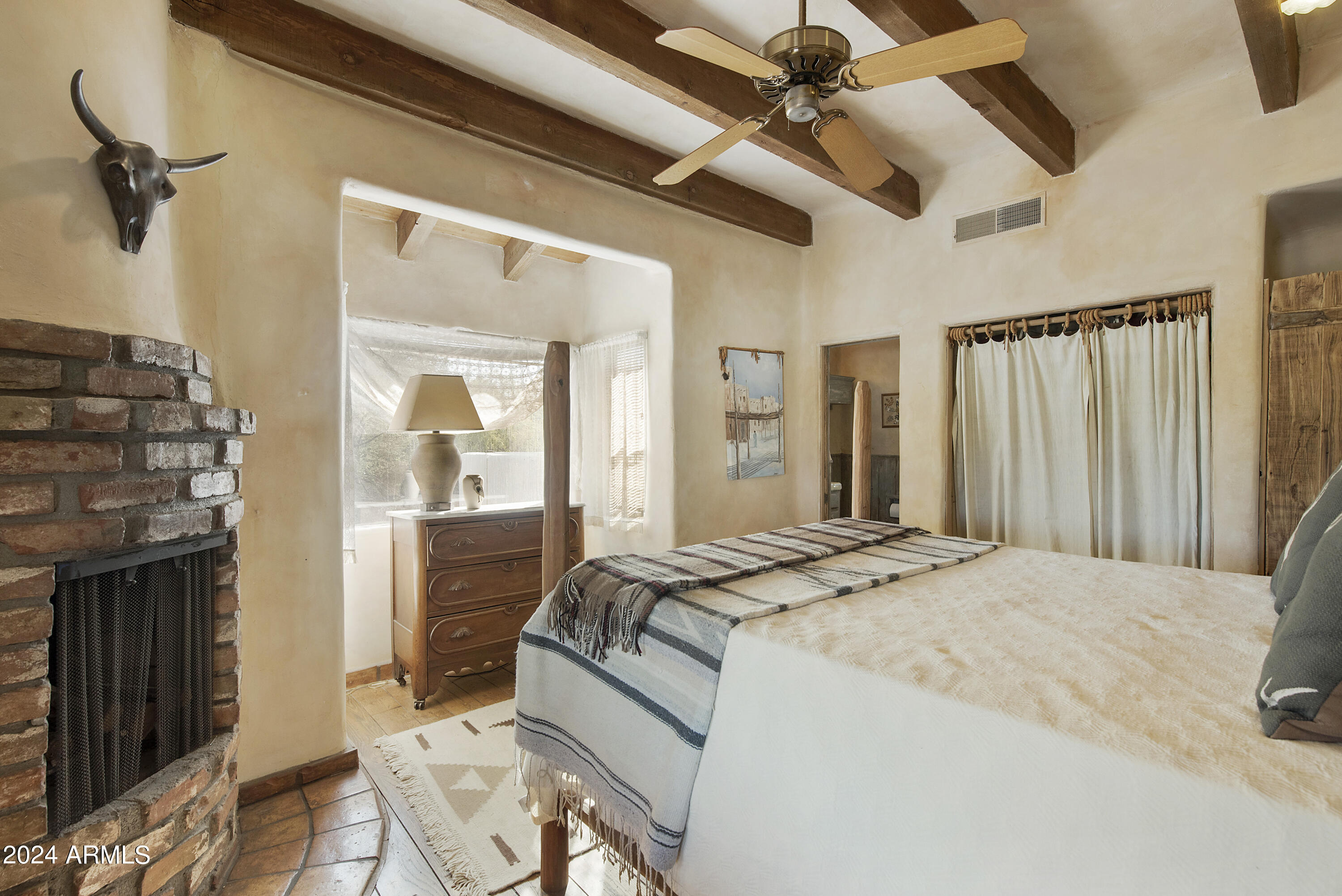 4754 E VALLEY VISTA Lane