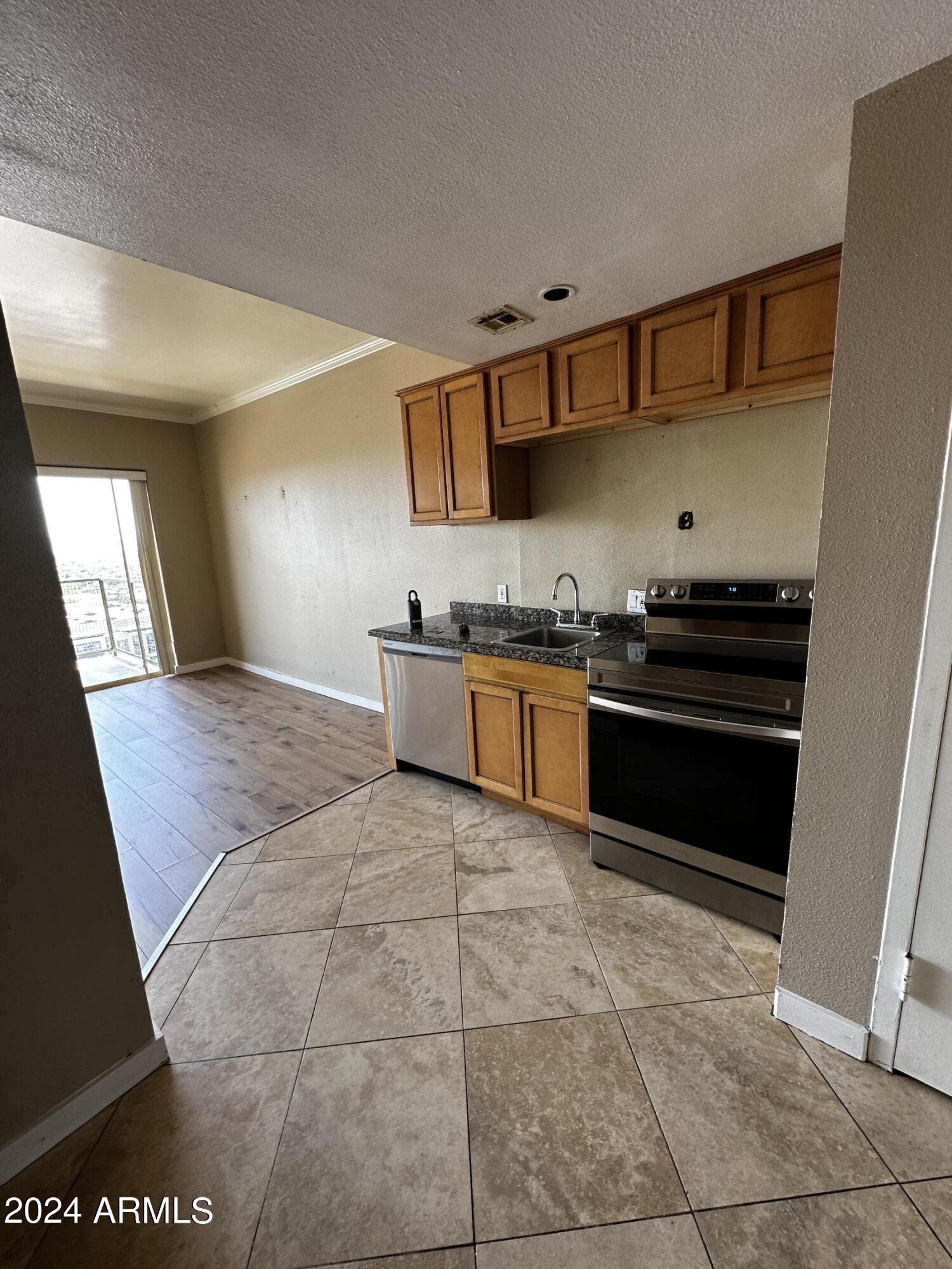 4750 N Central Avenue # 14E