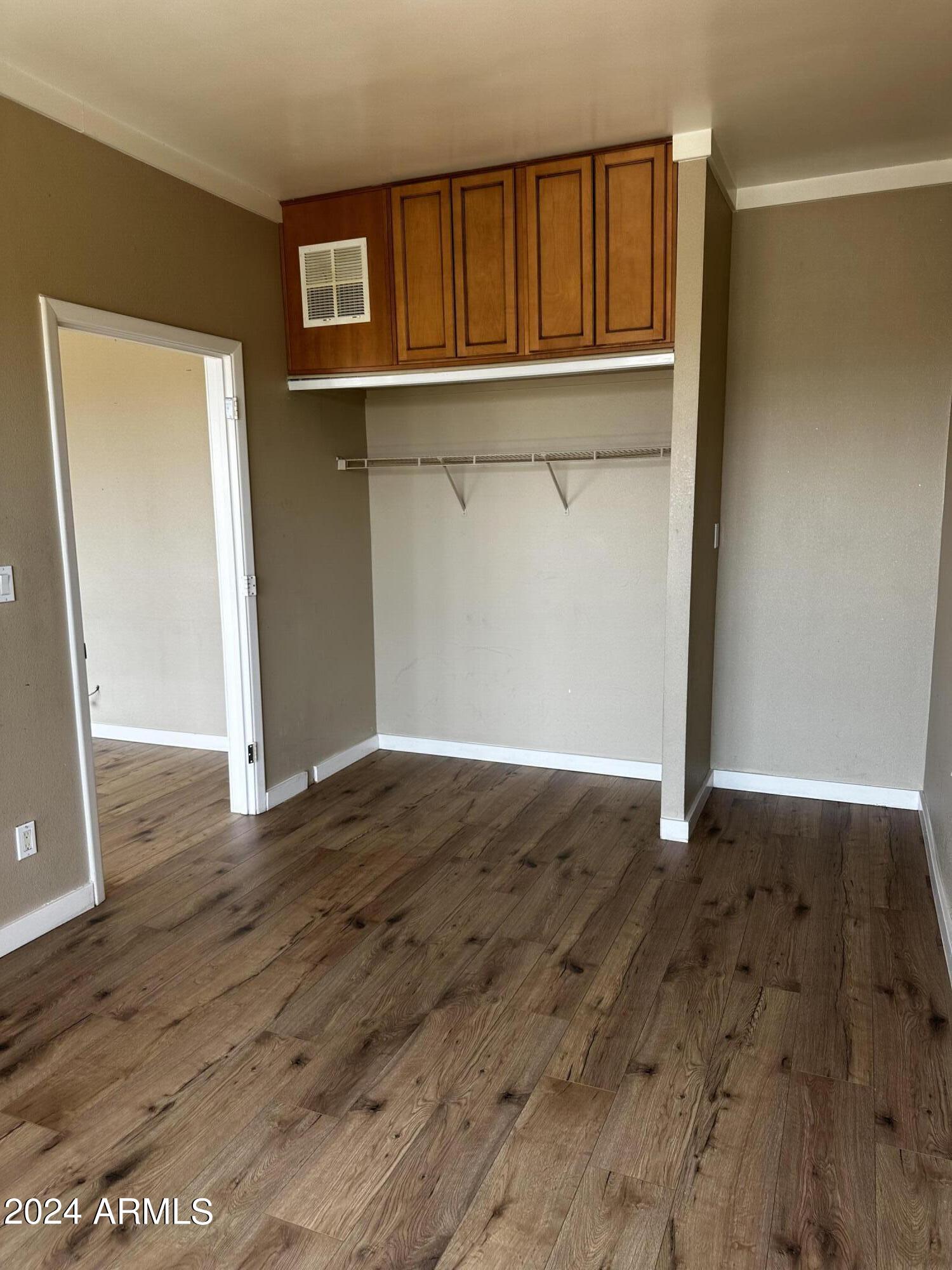 4750 N Central Avenue # 14E