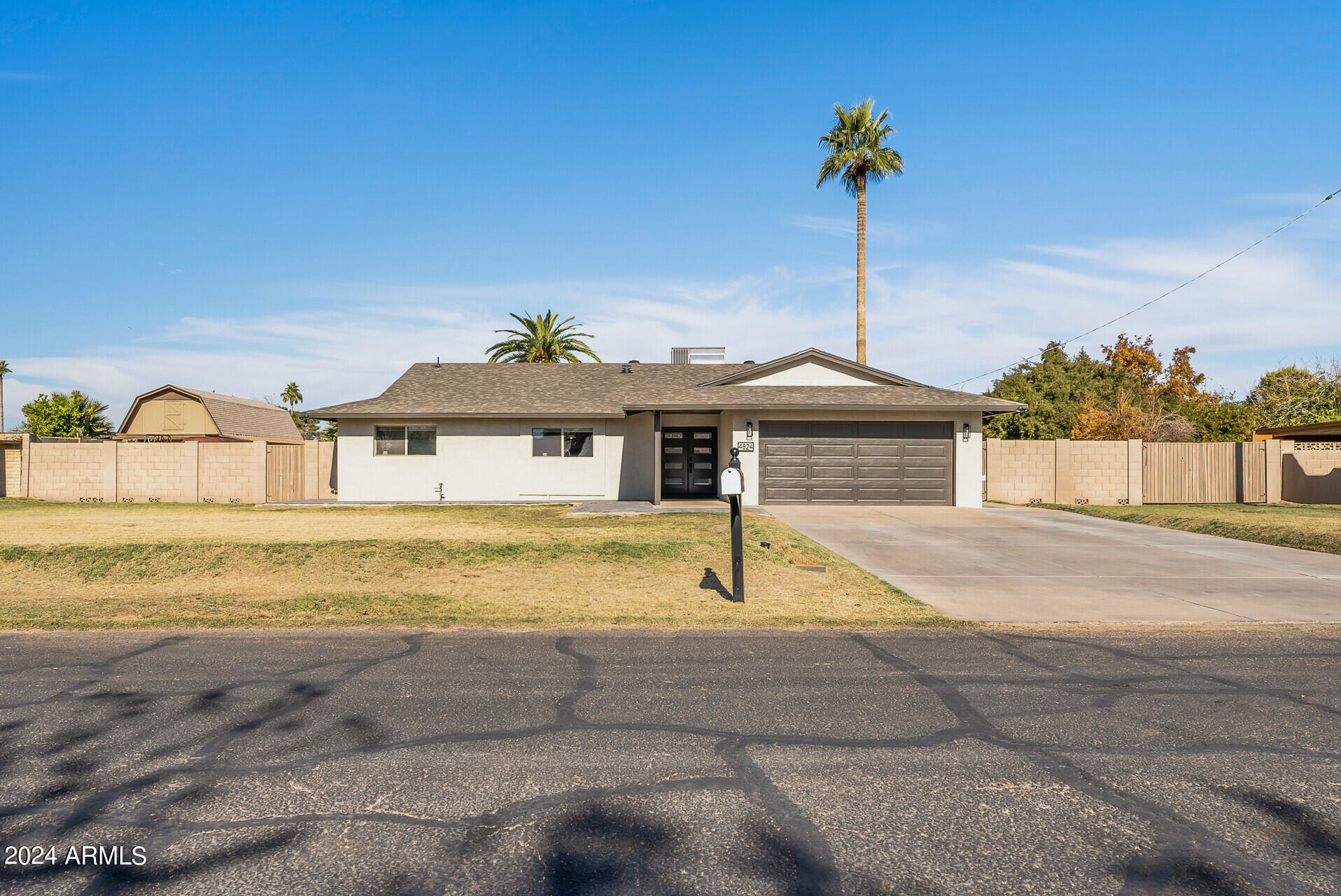 4824 W WALTANN Lane